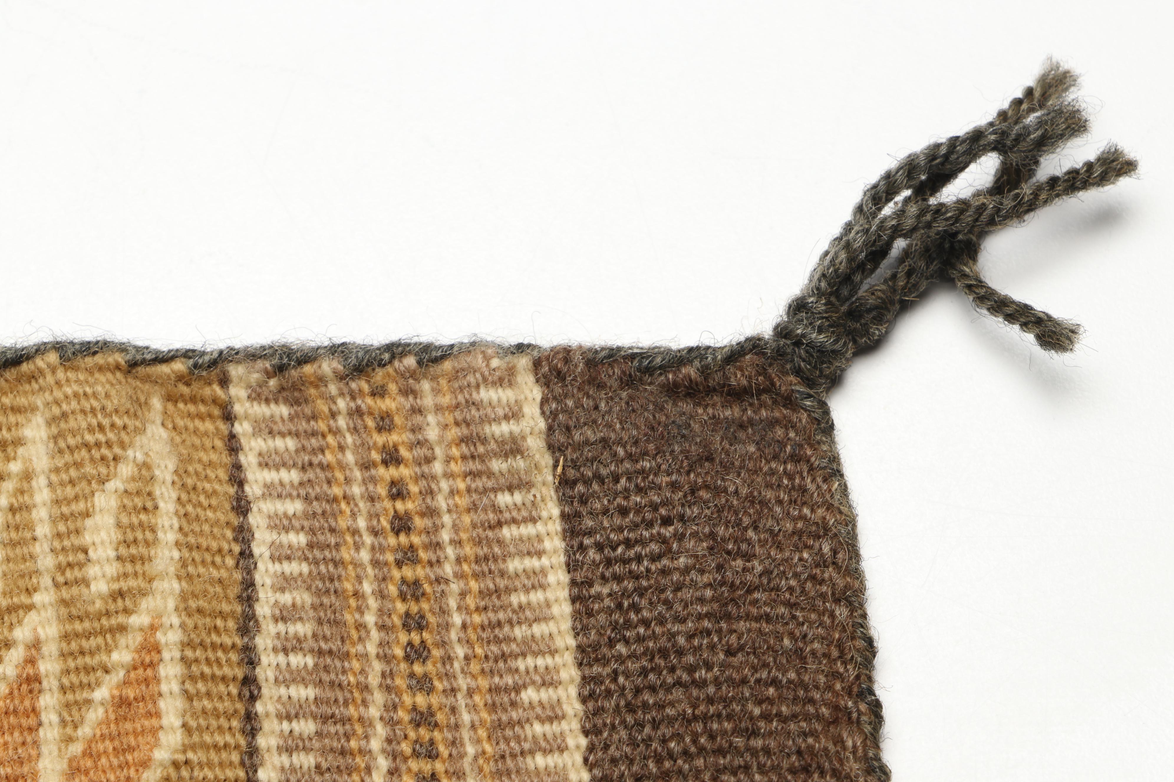 1'6 x 2'4 Handwoven Navajo Klagetoh with Wide Ruins Style Floor Mats