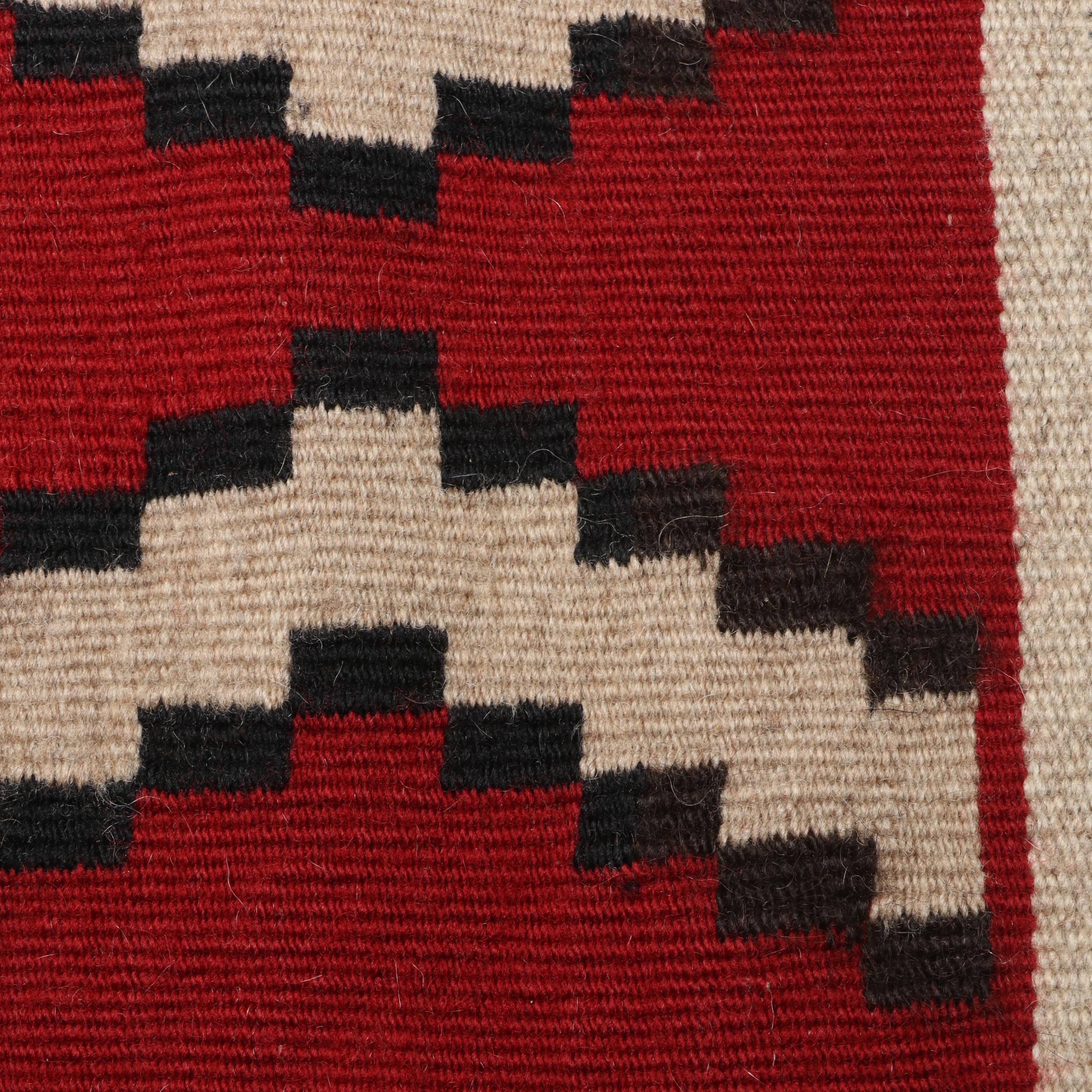 1'6 x 2'4 Handwoven Navajo Klagetoh with Wide Ruins Style Floor Mats