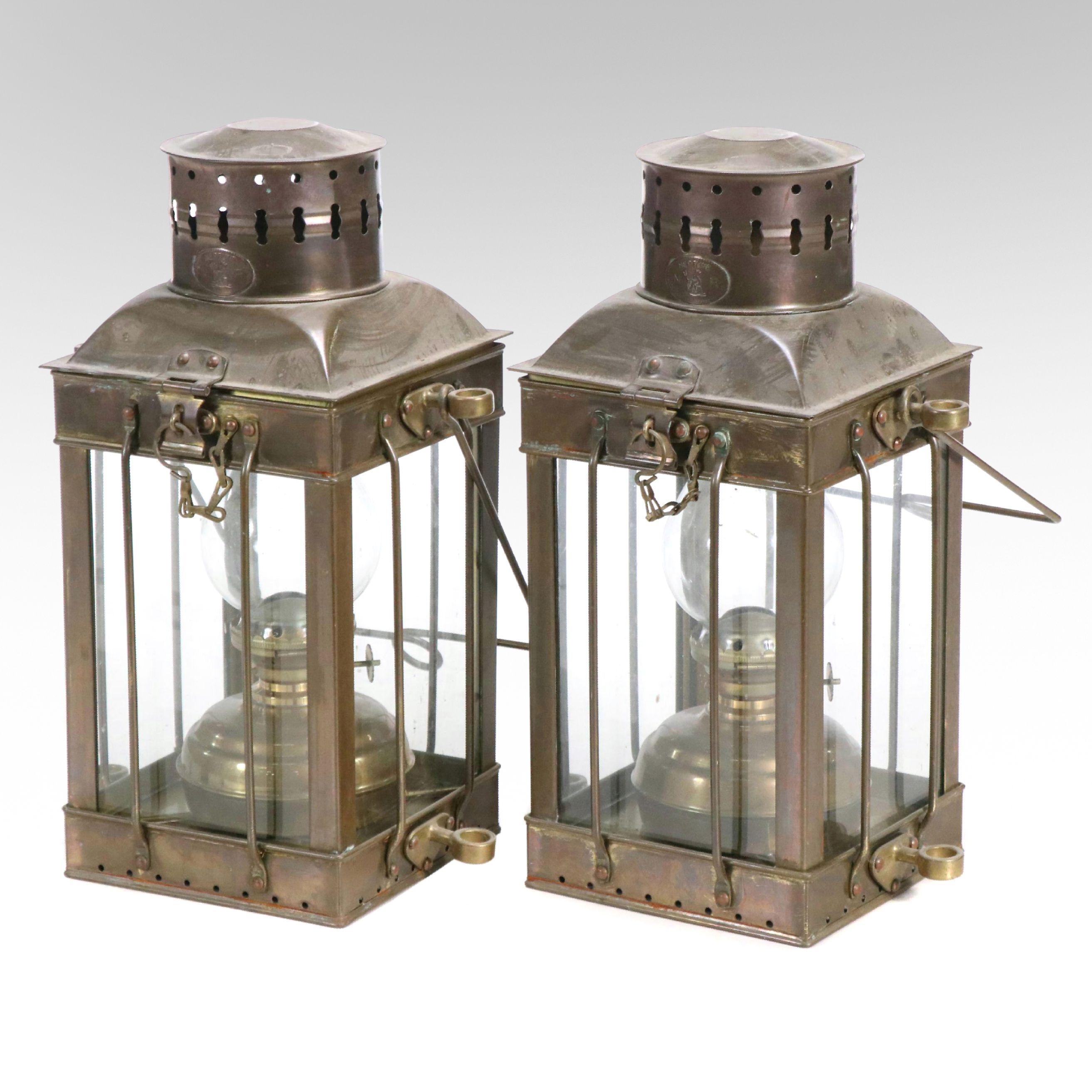 Neptune NR Brass Oil Ship Lanterns