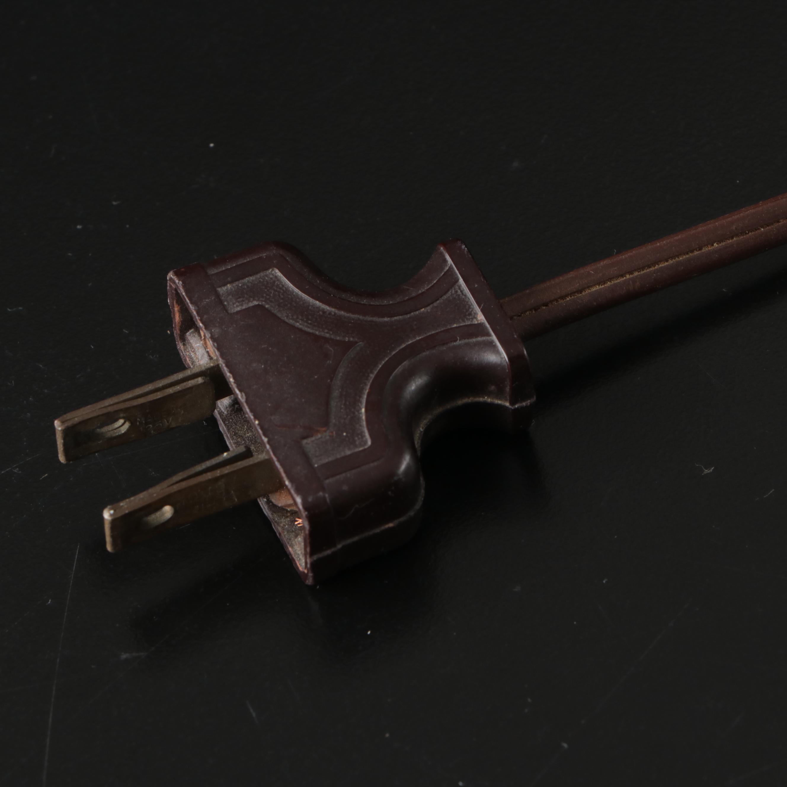 Aladdin Alacite Glass Illuminated Embossed Table Lamp, Mid-20th Century