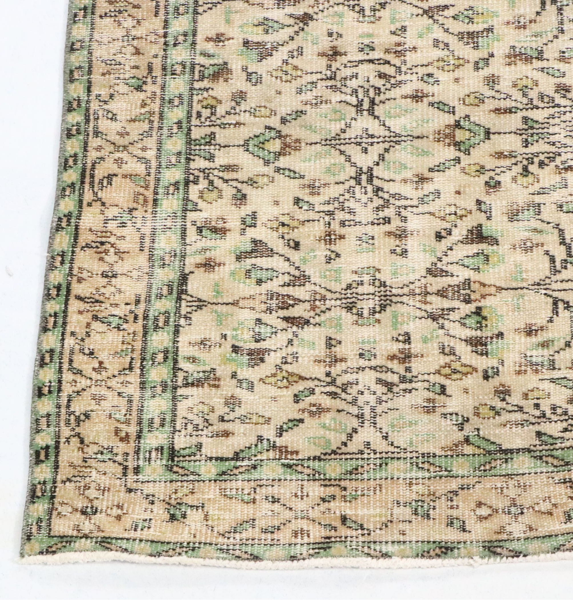4'8 x 8'11 Hand-Knotted Persian Veramin Area Rug