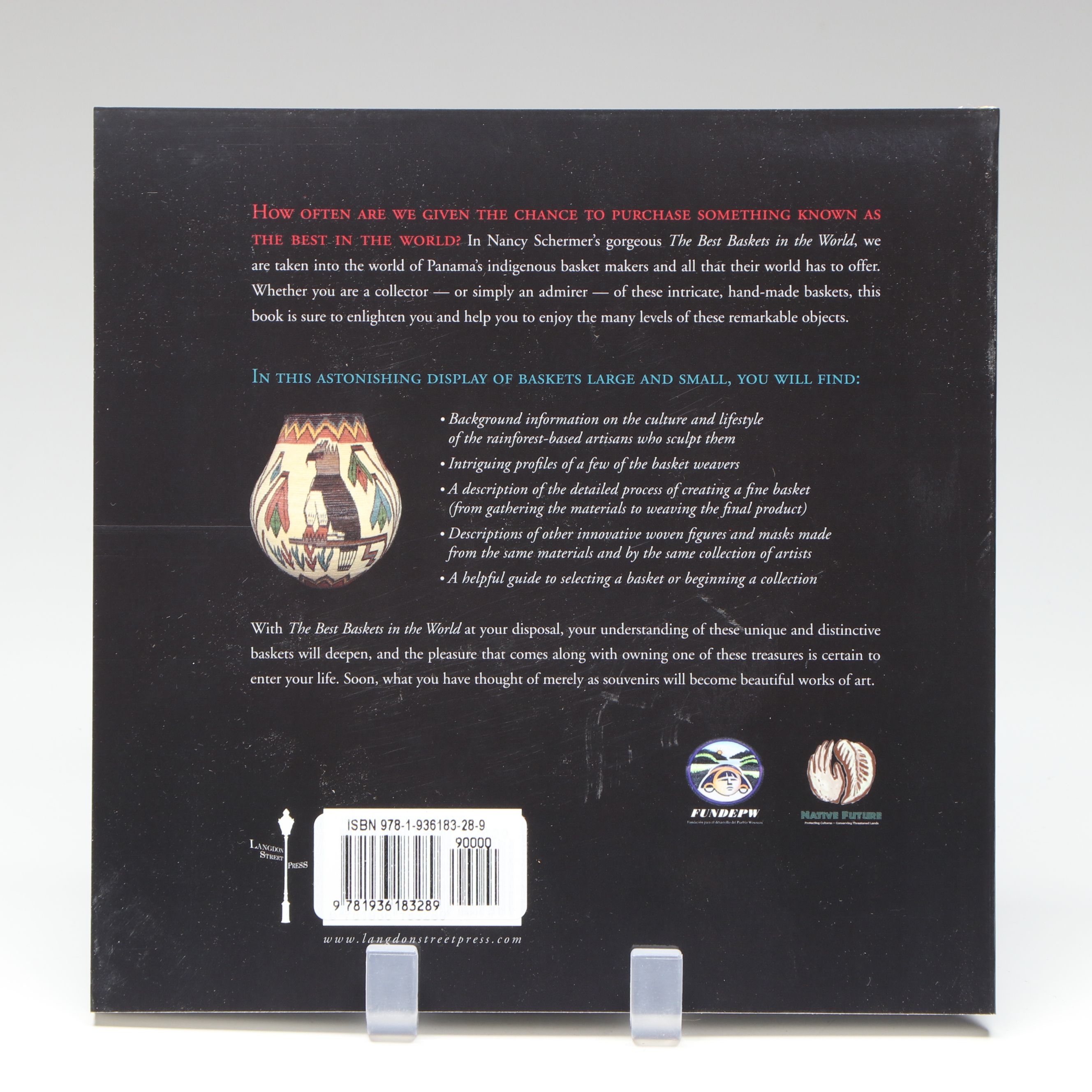 Panamanian Emberá-Wounaan Peoples Palm and Natural Dye Baskets