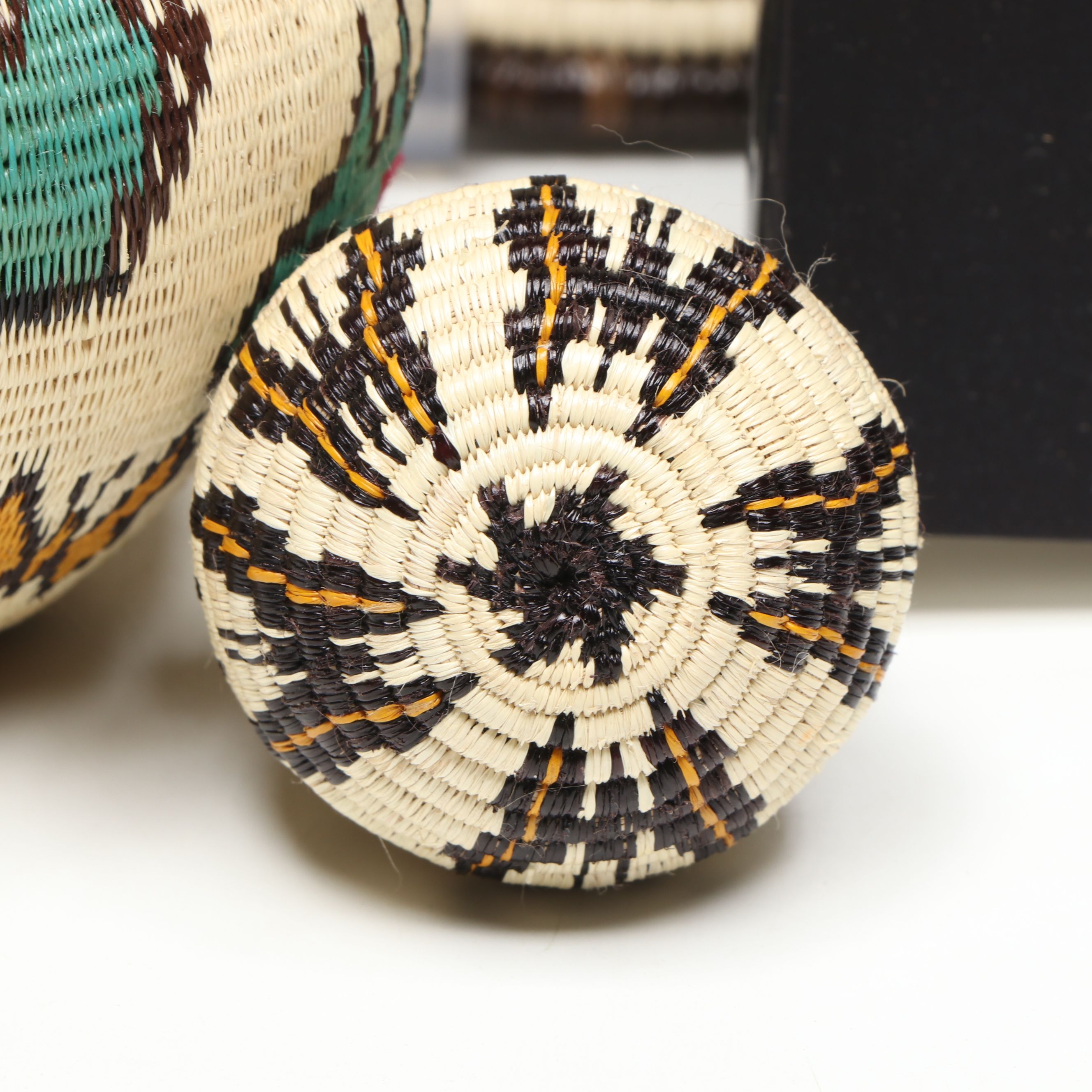 Panamanian Emberá-Wounaan Black Palm Chunga Fiber Baskets