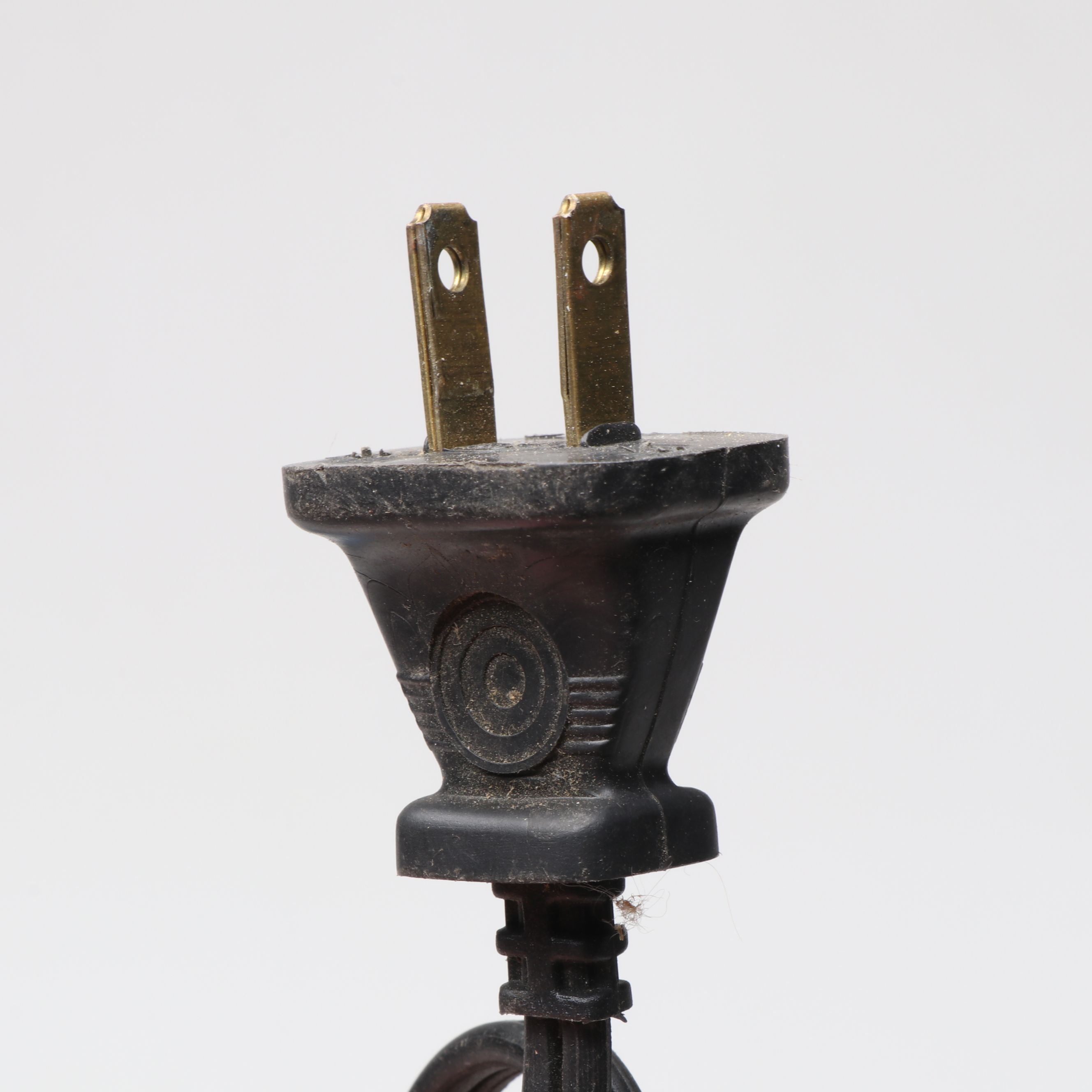 Pola HO Scale Kits and European Style Buildings with MRC Tech II Transformer