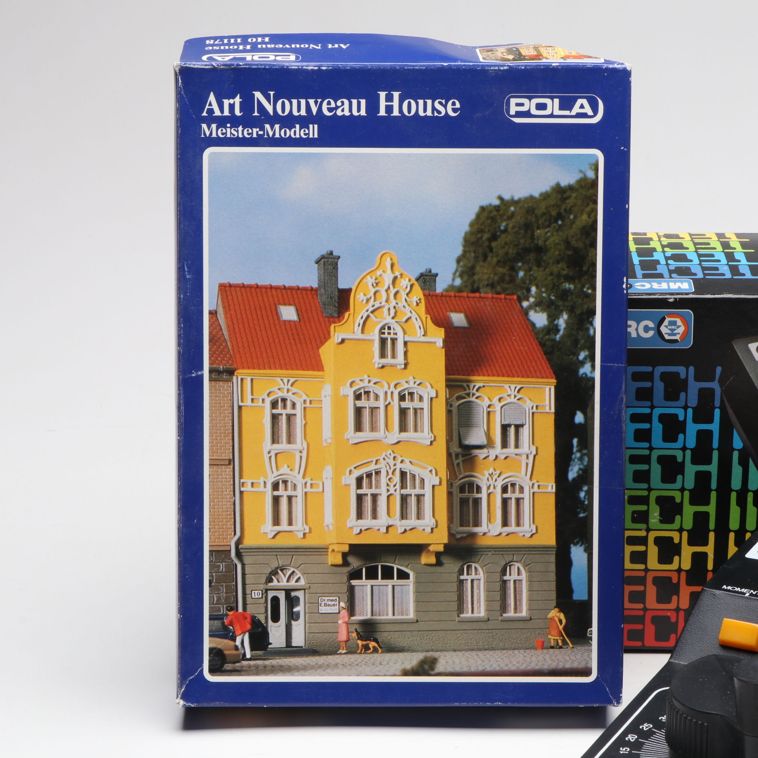 Pola HO Scale Kits and European Style Buildings with MRC Tech II Transformer
