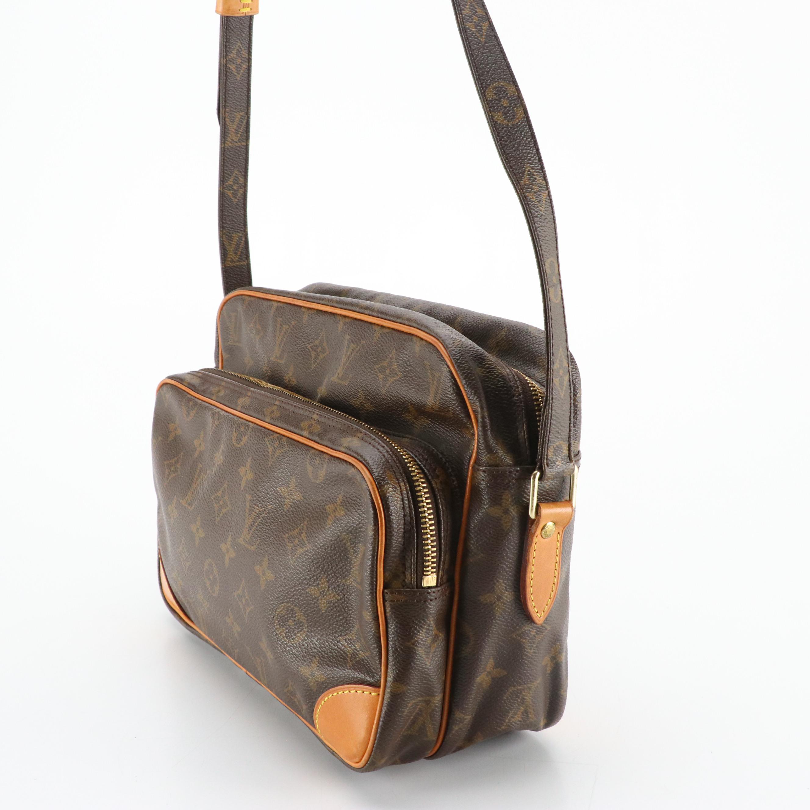 Louis Vuitton Nil 28 Crossbody Messenger Bag in Monogram Canvas