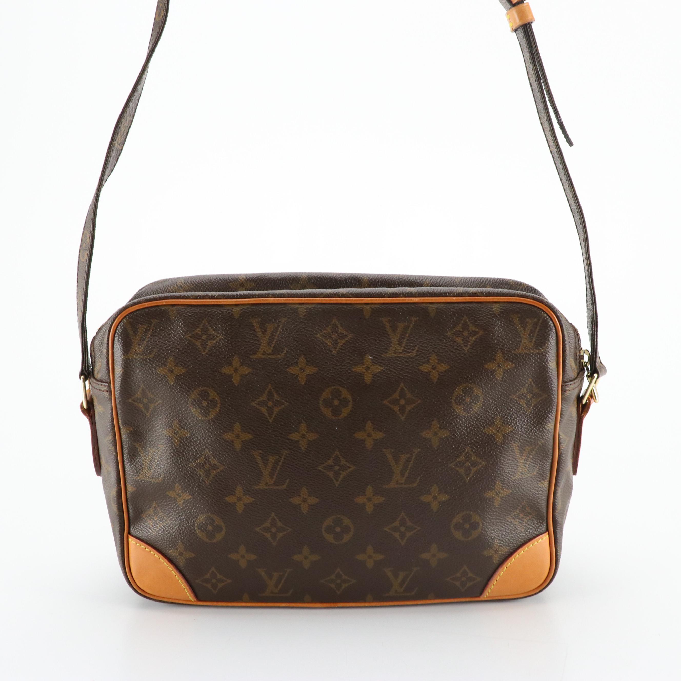 Louis Vuitton Nil 28 Crossbody Messenger Bag in Monogram Canvas