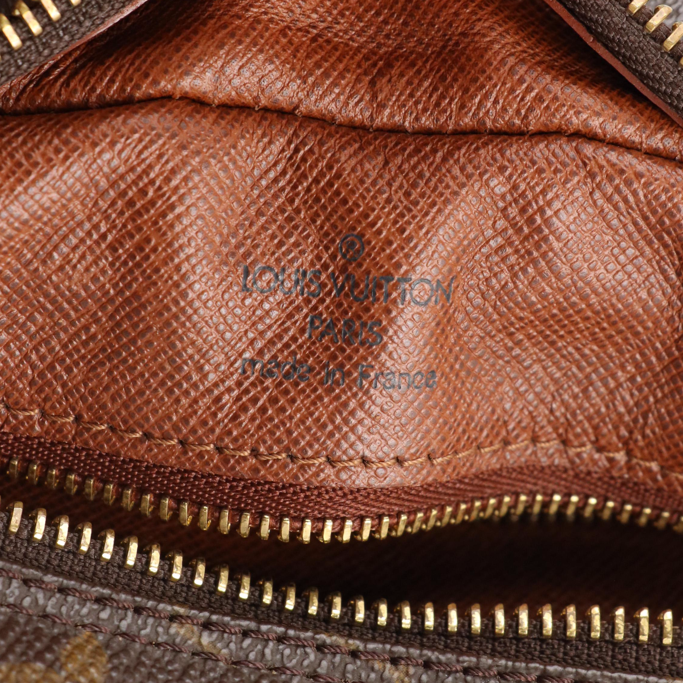 Louis Vuitton Nil 28 Crossbody Messenger Bag in Monogram Canvas