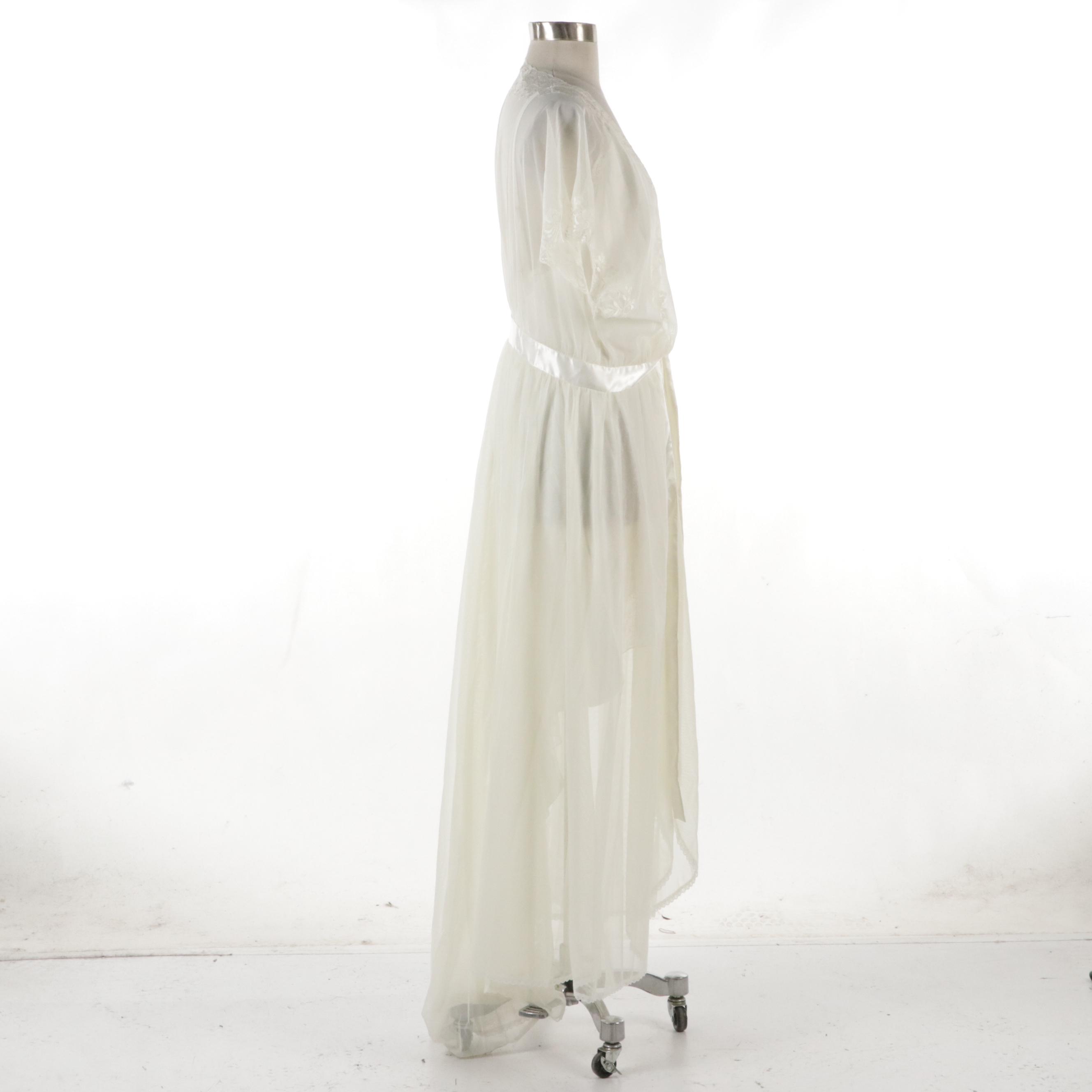 Jane Woolrich White Lace Trimmed Chemise and Matching Robe, With Tag