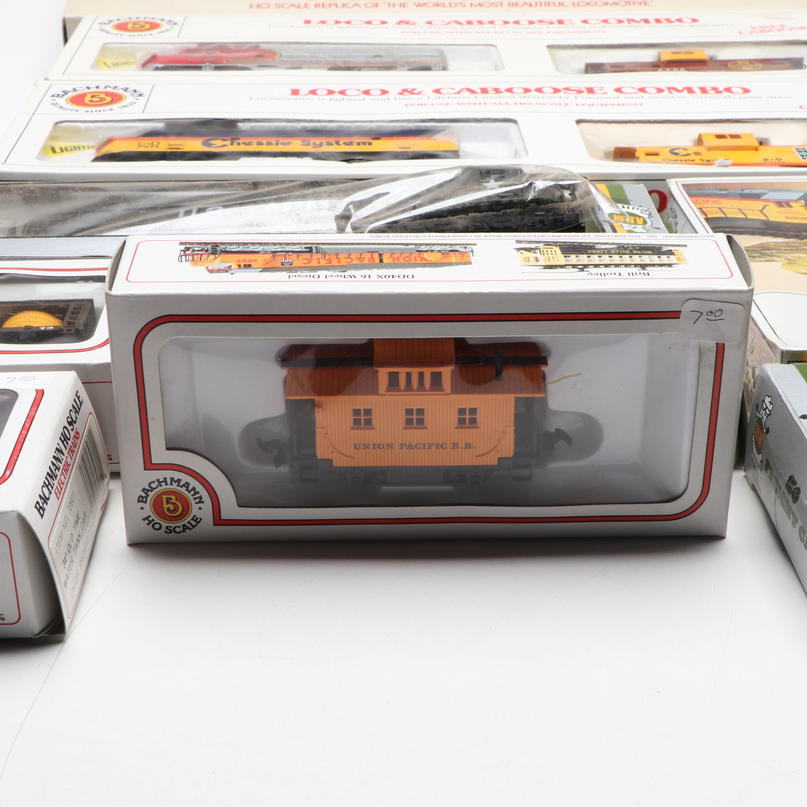 Bachmann "The Daylight" Locomotive and Caboose with More HO Scale Freight Cars