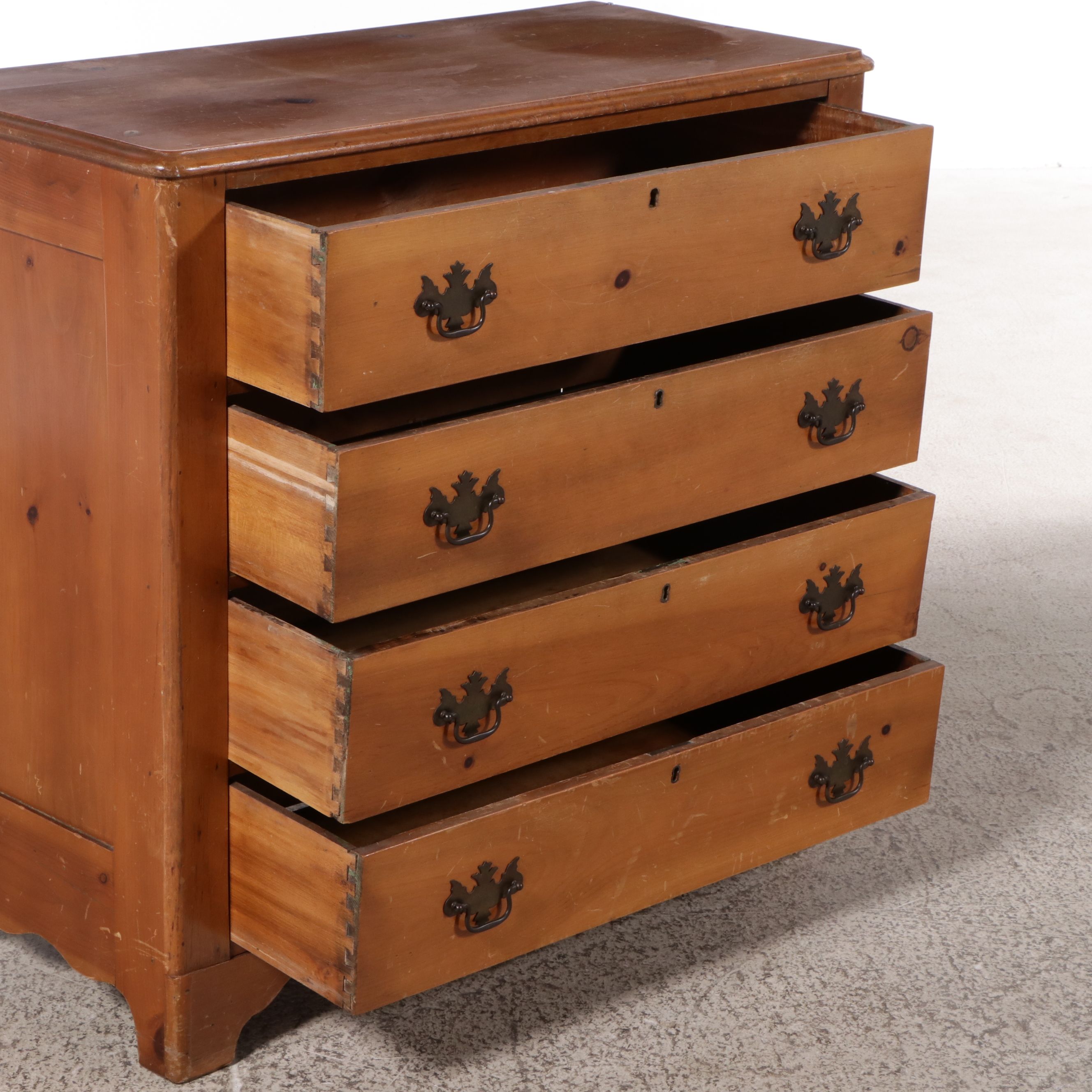 Early American Style Pine Four-Drawer Chest, Early 20th Century