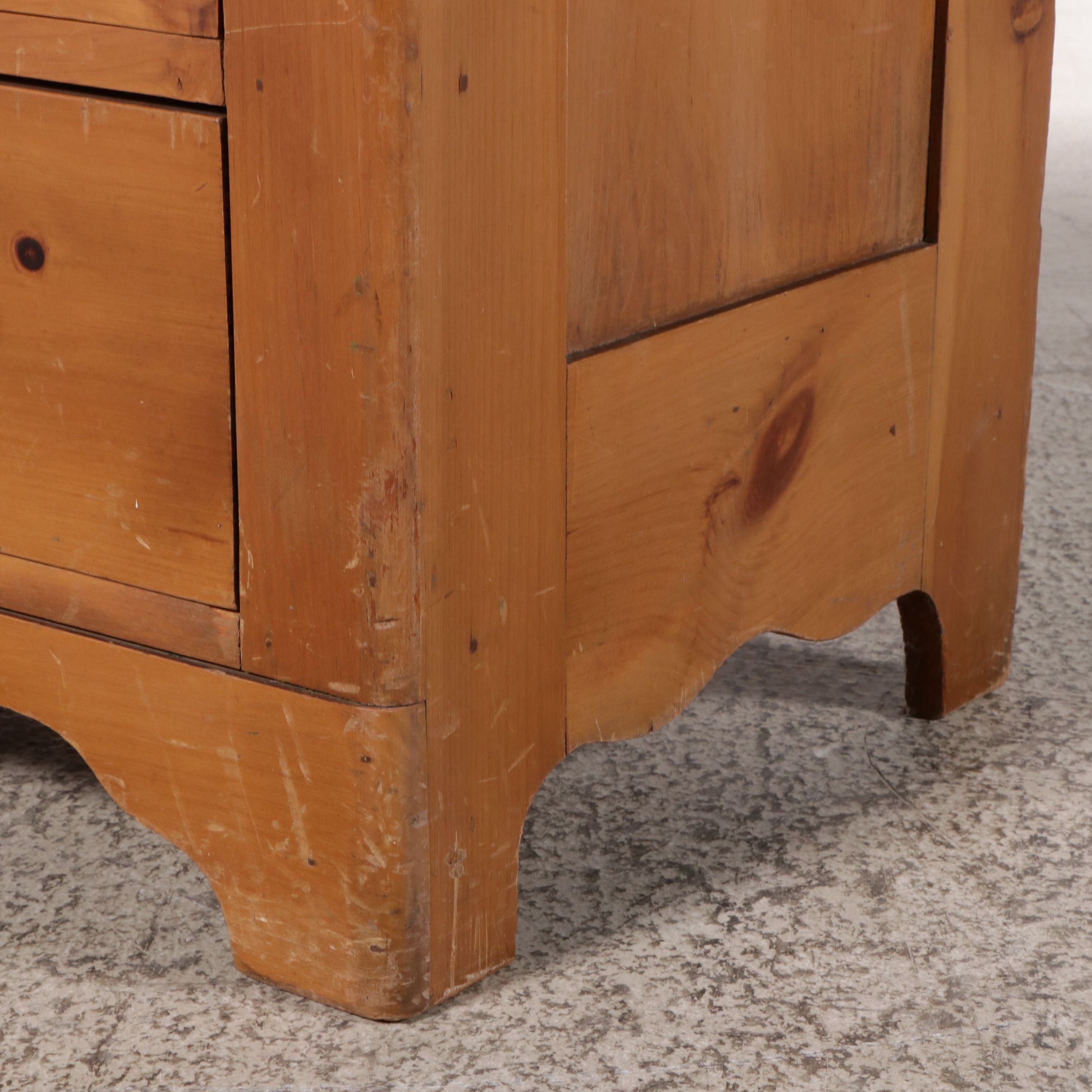 Early American Style Pine Four-Drawer Chest, Early 20th Century