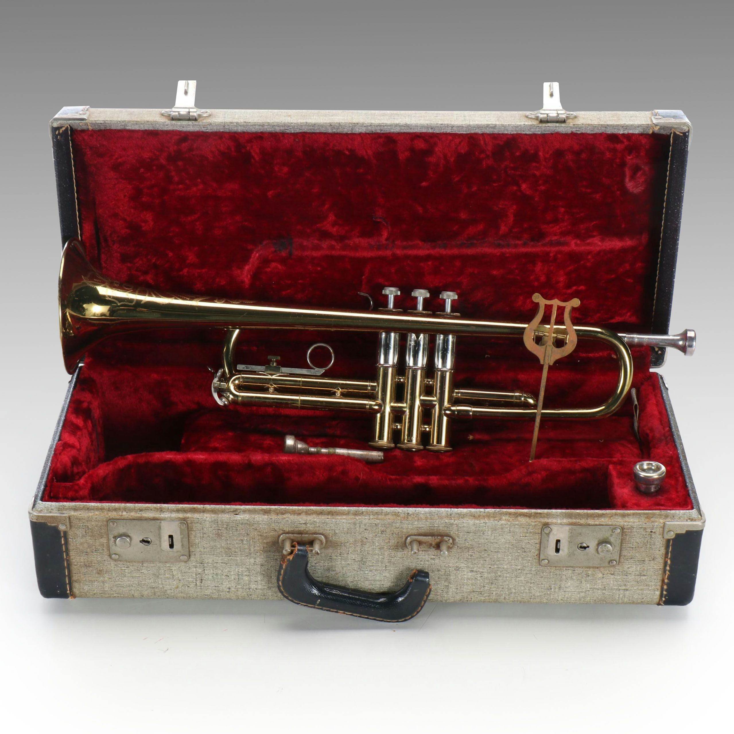 H. & A. Selmer Bundy Student Trumpet with Case and Accessories, Vintage