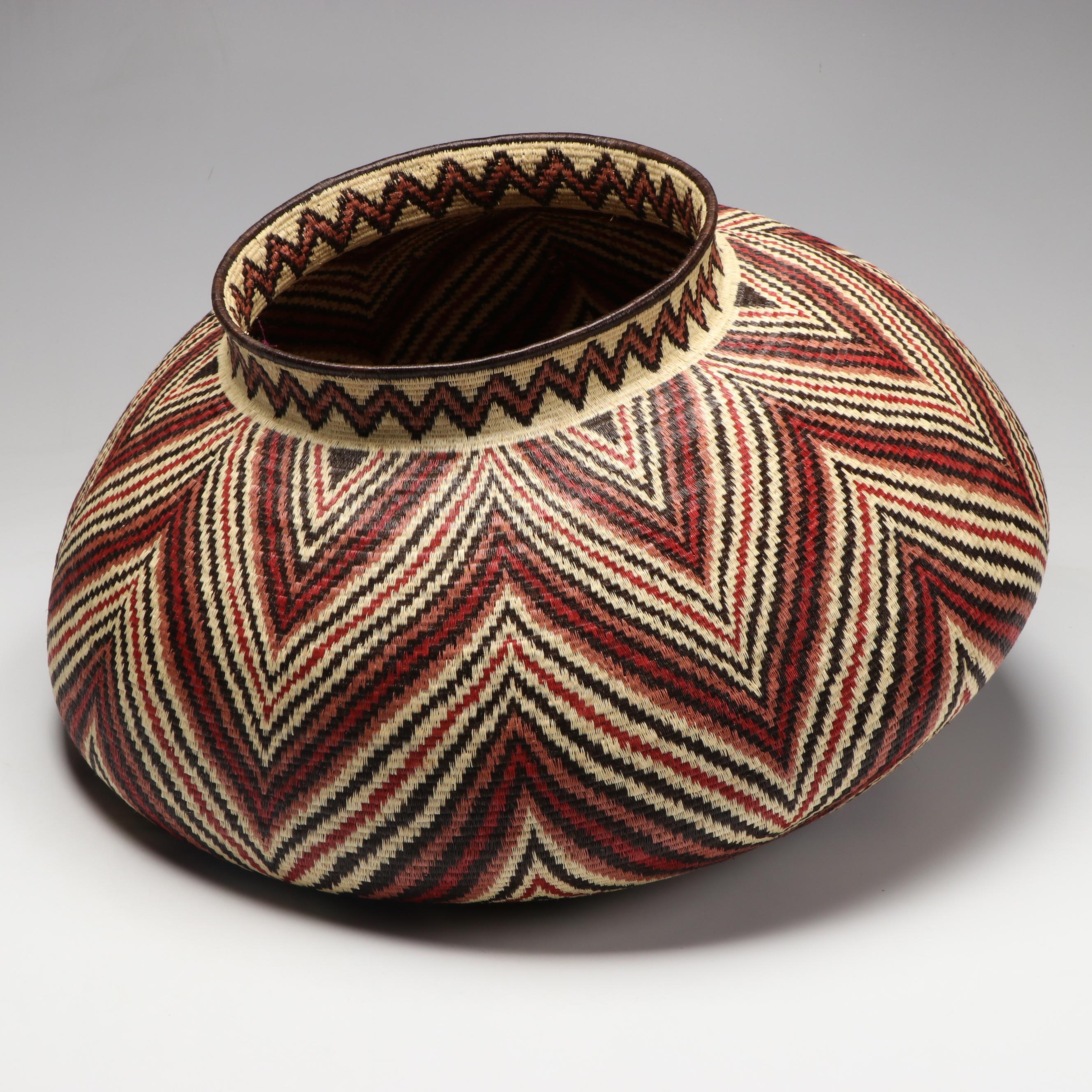 Darien Rainforest Emberá-Wounaan Woven Black Palm Chunga Fiber Basket