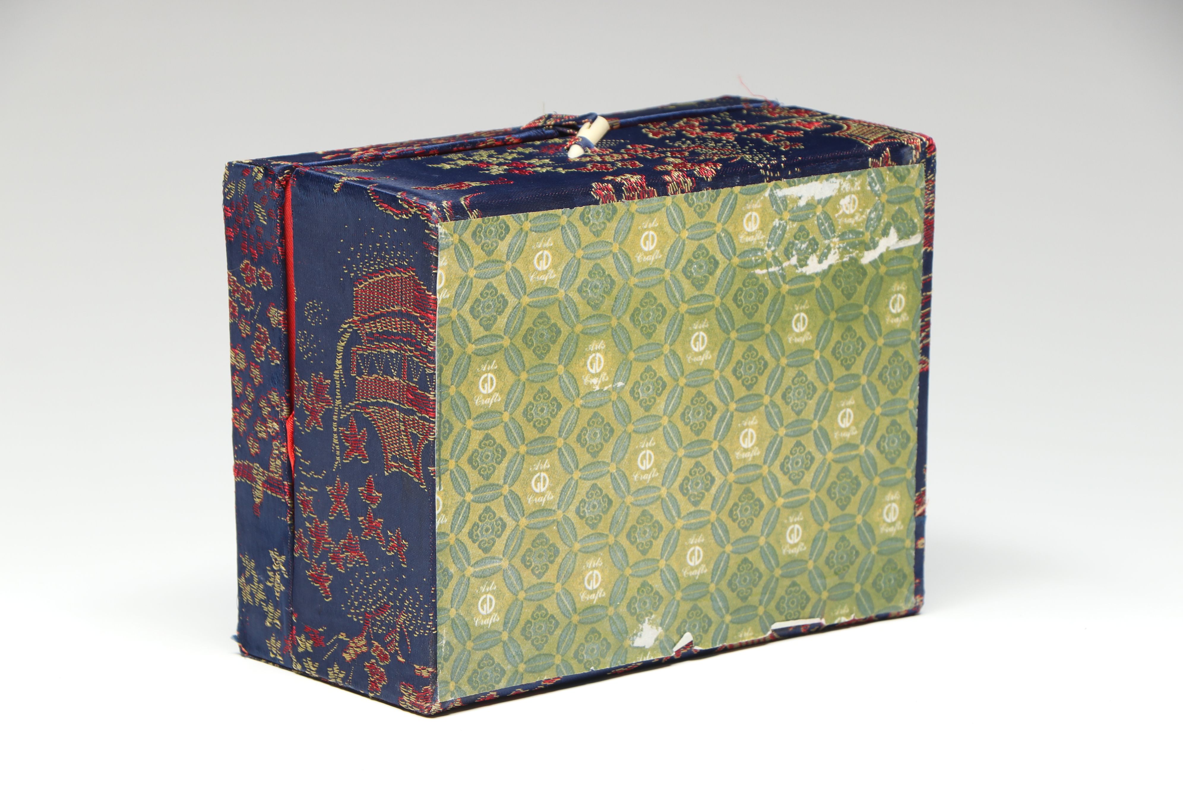 Yi Lin Collection Porcelain Eggs with Wooden Stands