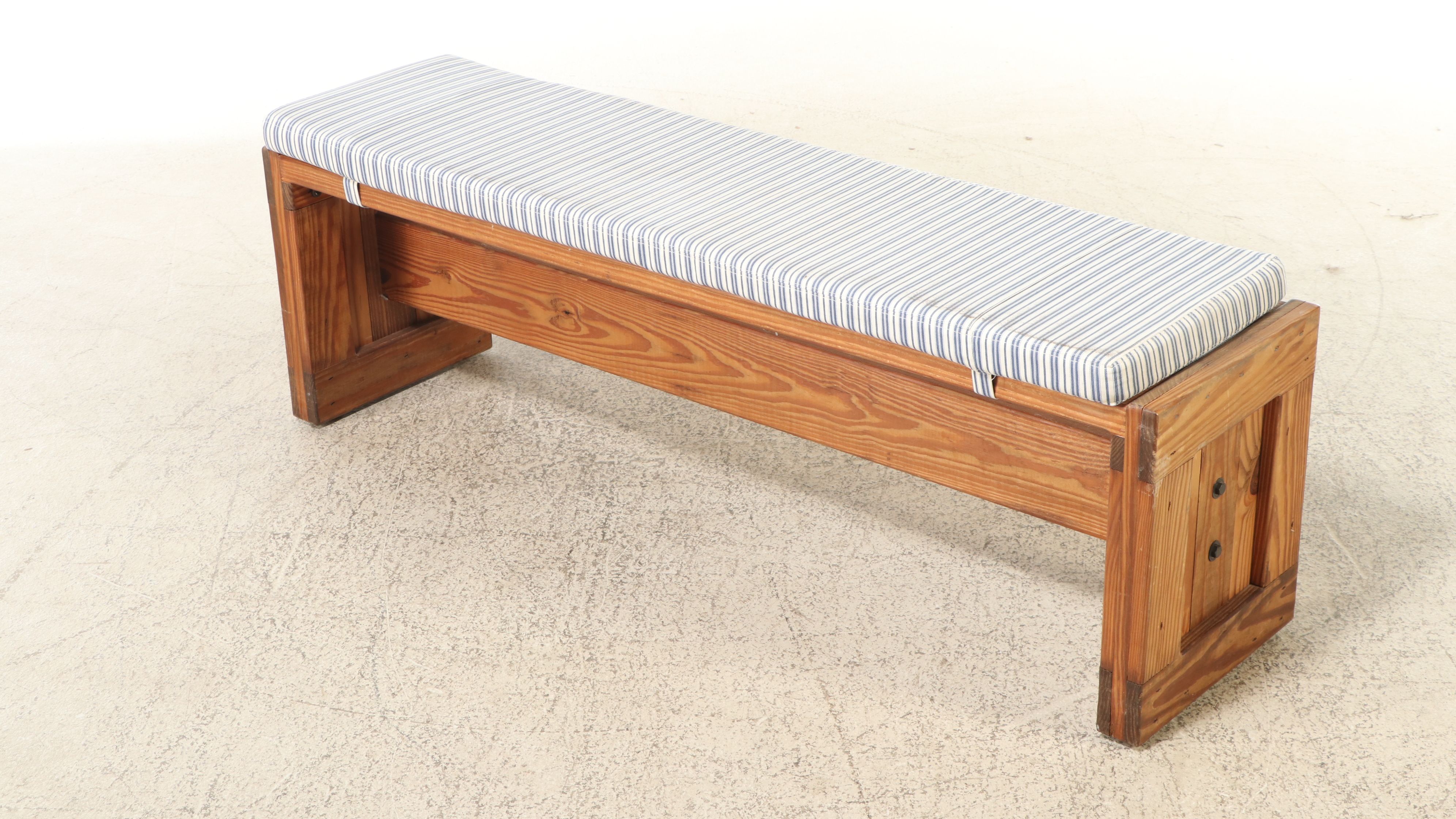 This End Up Pine Dining Table with Bench Seat and Four Armchairs