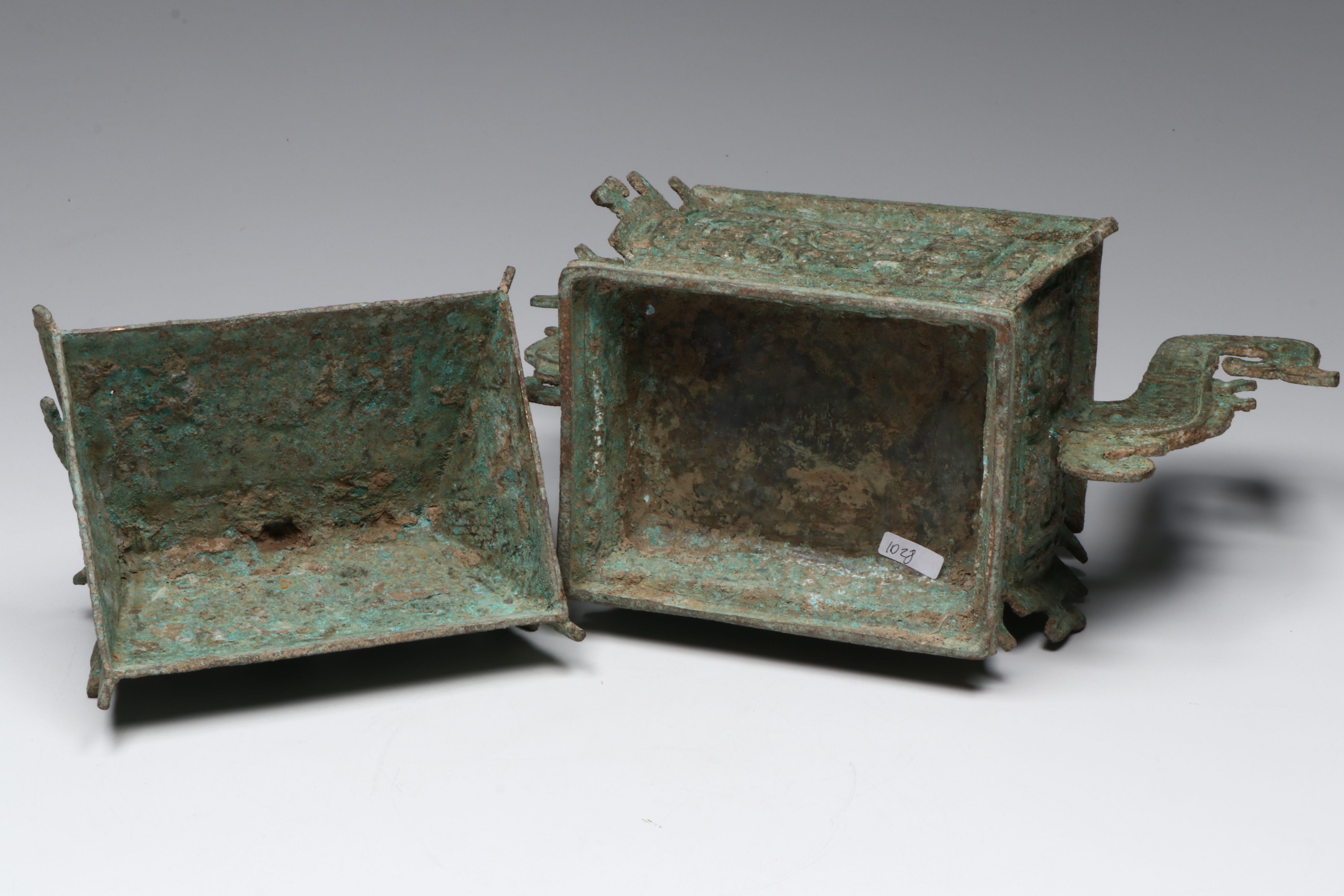 Chinese Bronze Ritual Food Vessel, Shang to Western Zhou Dynasty Style