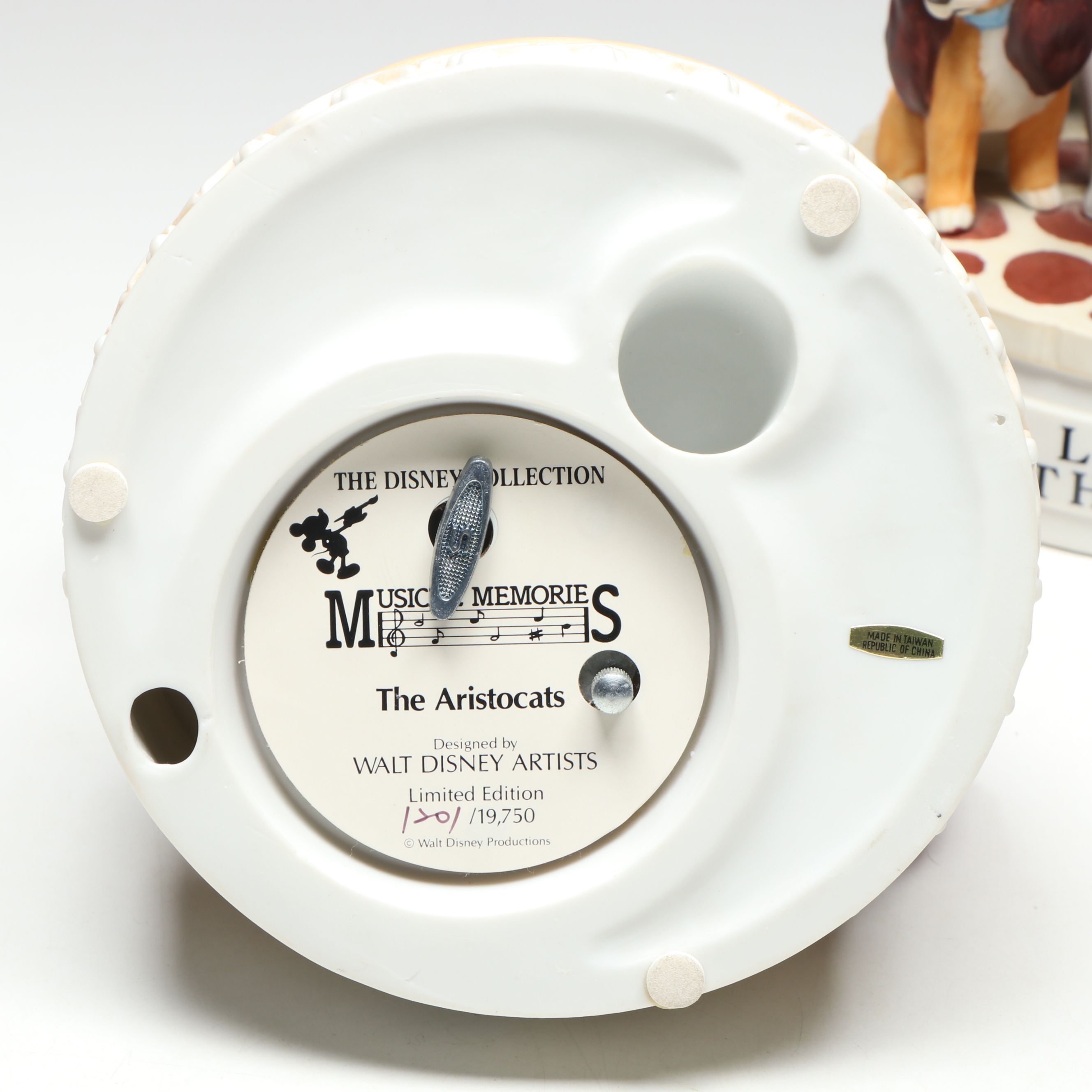 The Disney Collection "Lady and the Tramp" with More Disney Music Boxes