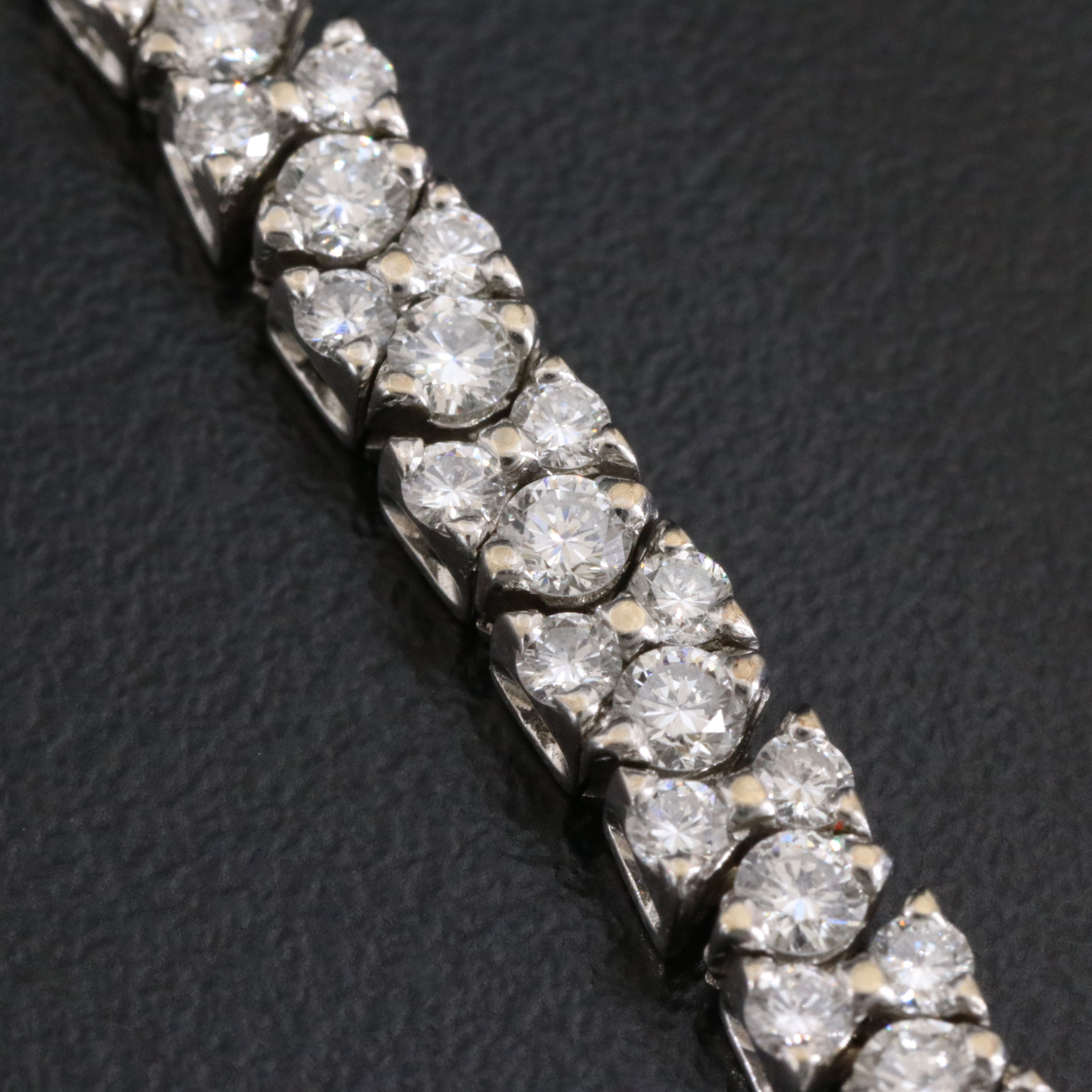 18K 5.30 CTW Diamond Bracelet