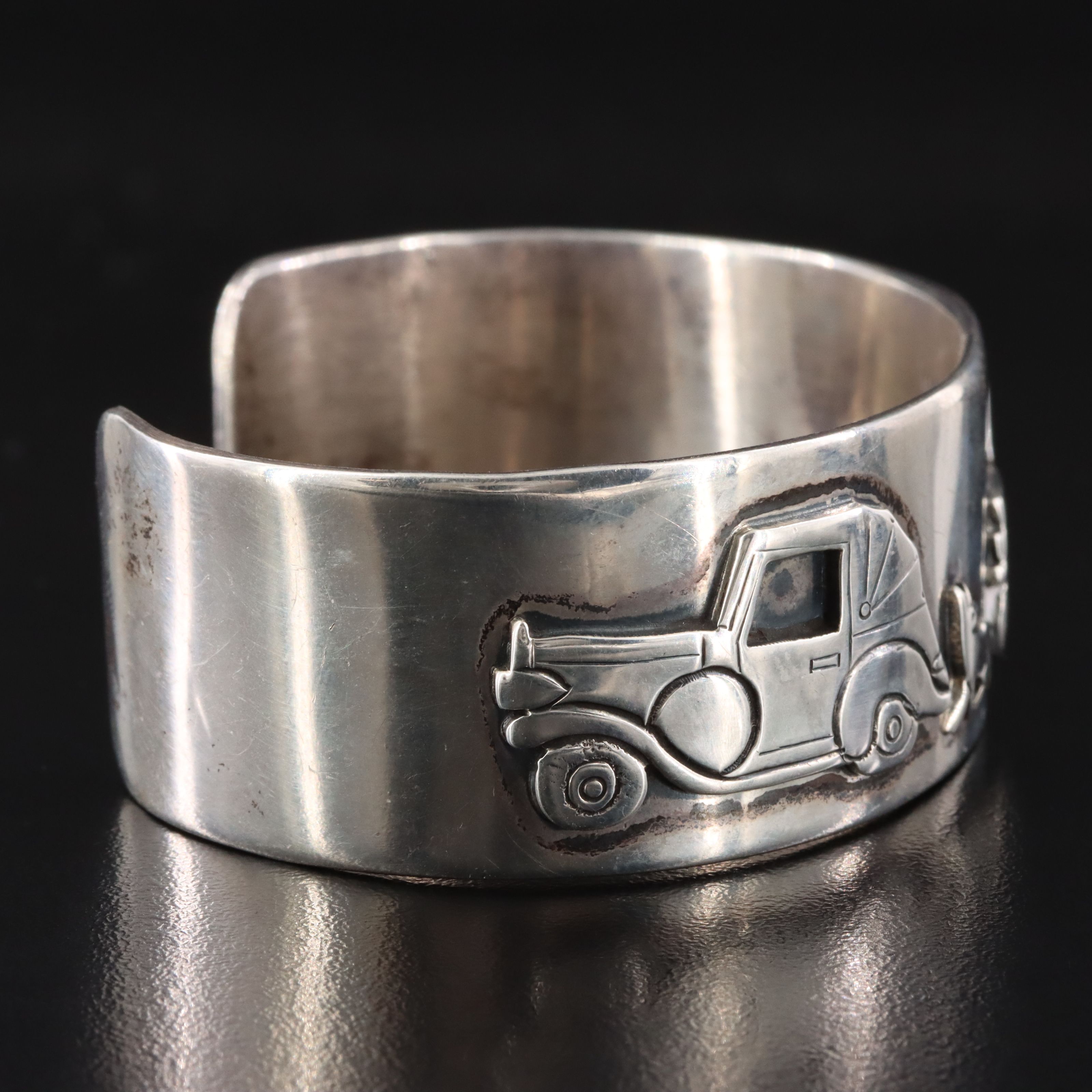 Clarence and Russell Lee Navajo Diné Sterling Story Teller Cuff