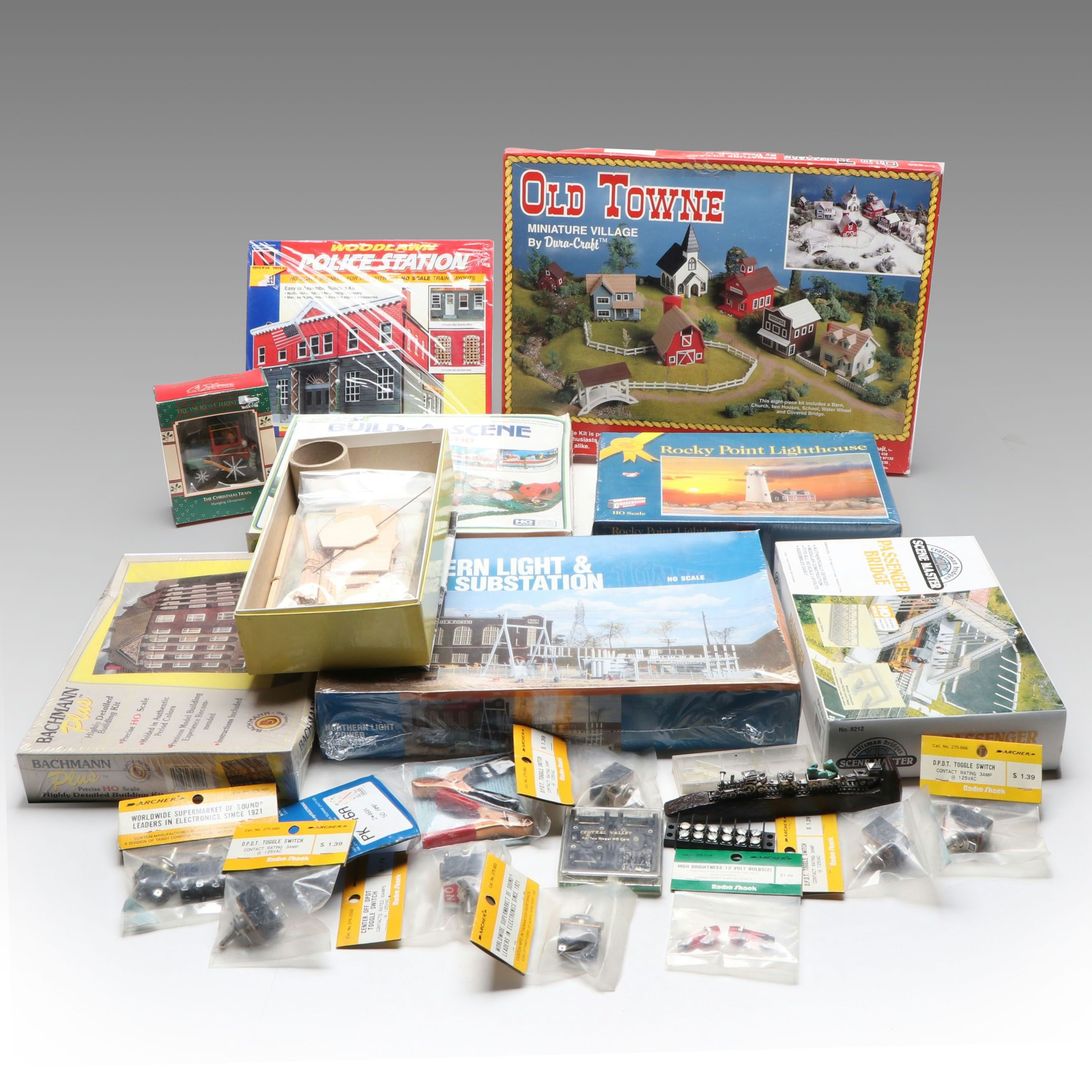 Walthers "Rocky Point Lighthouse" with HO Scale Building Kits and Accessories