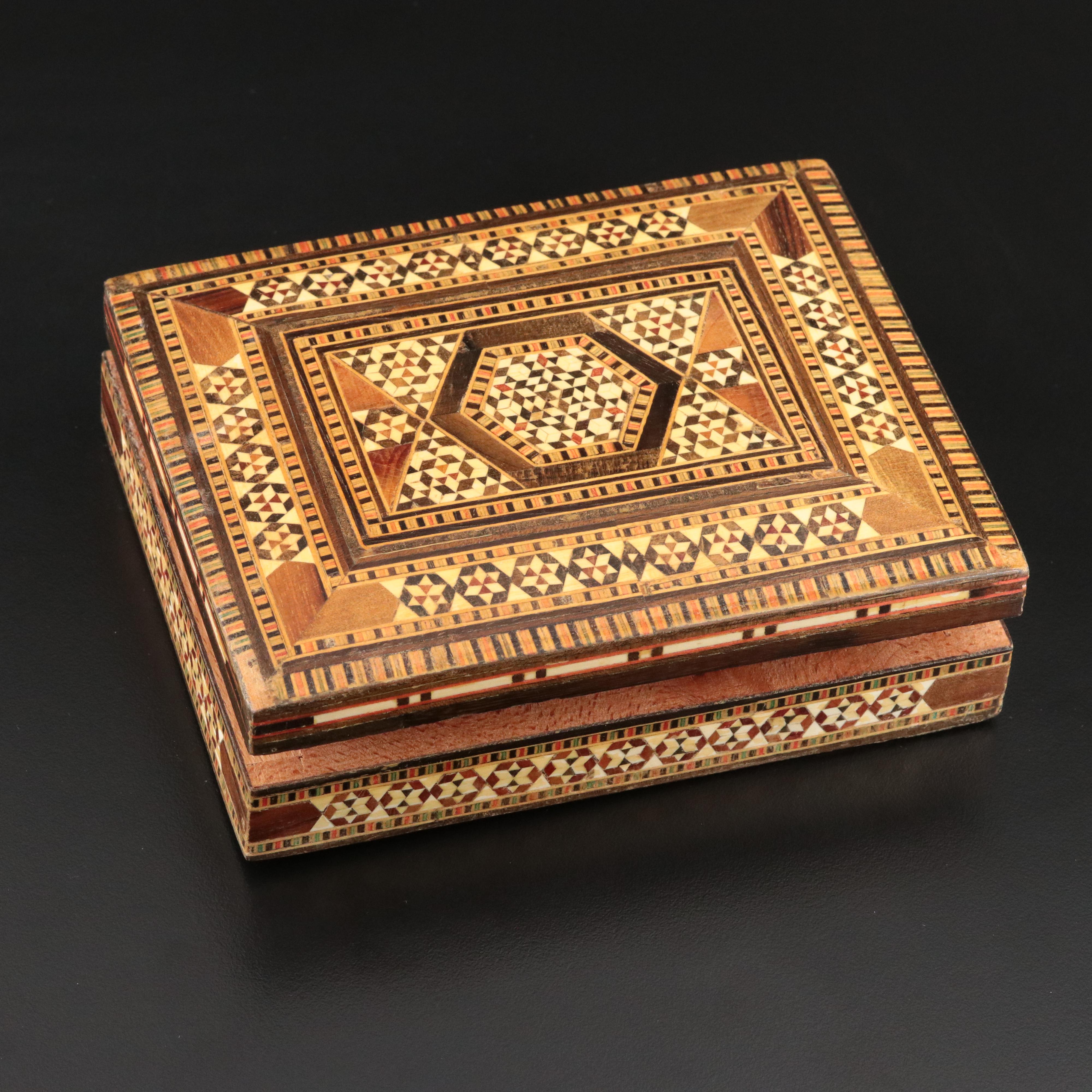 Uncommon Discoveries: Jewelry Collection