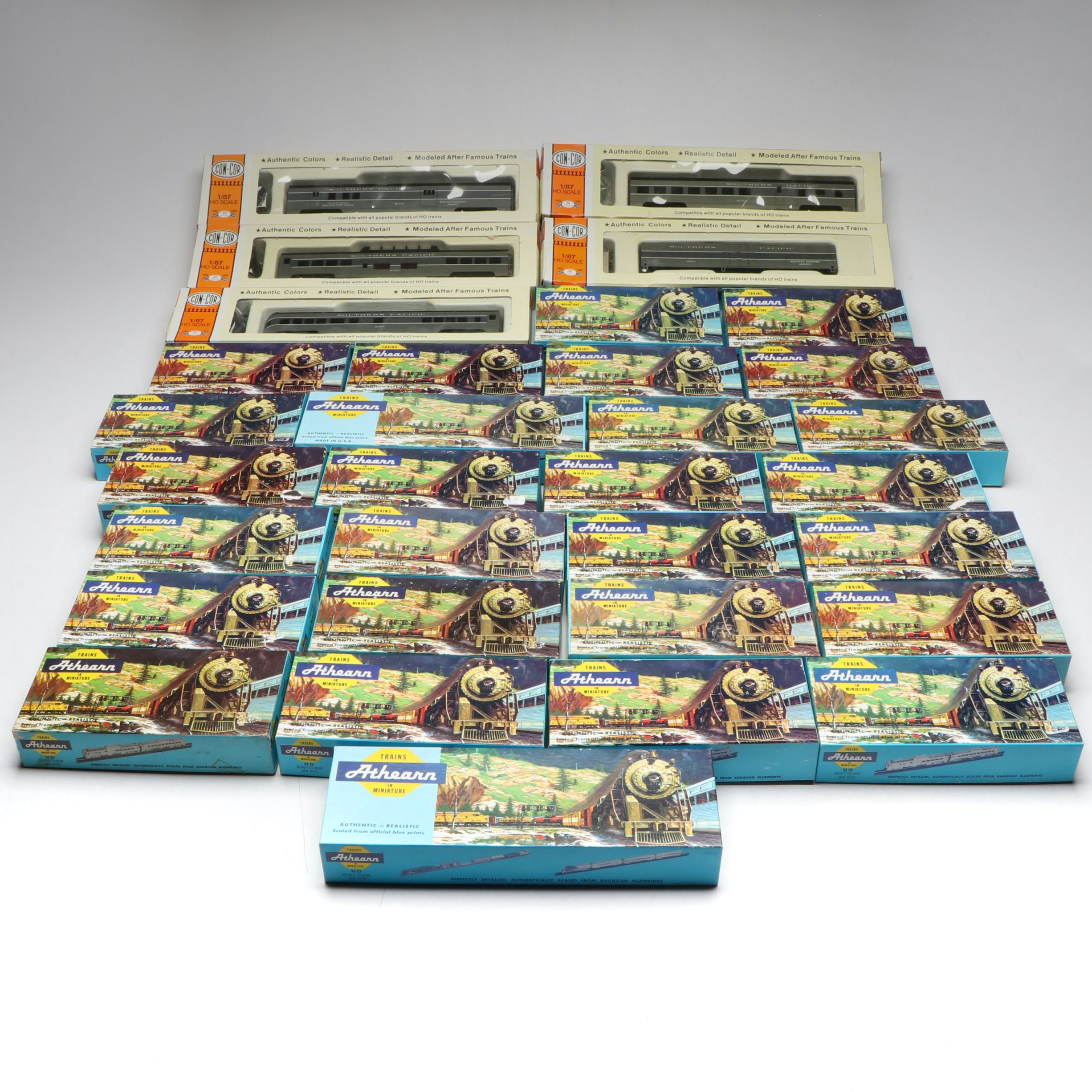 Athearn Southern Pacific Diesel Engine with Other HO Scale Train Cars