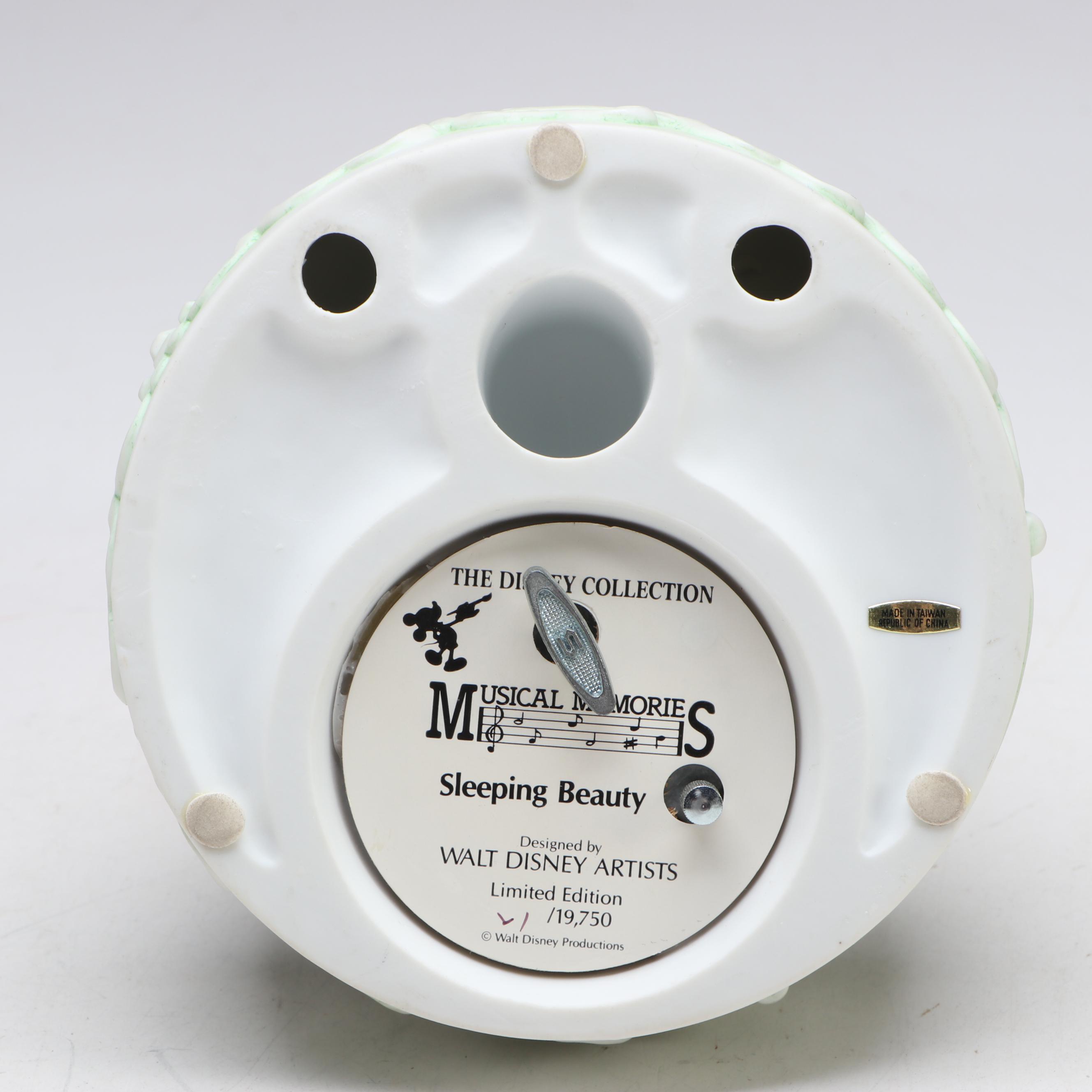 Walt Disney Collection "Bookish Beauty" Belle with Other Figures and Music Box