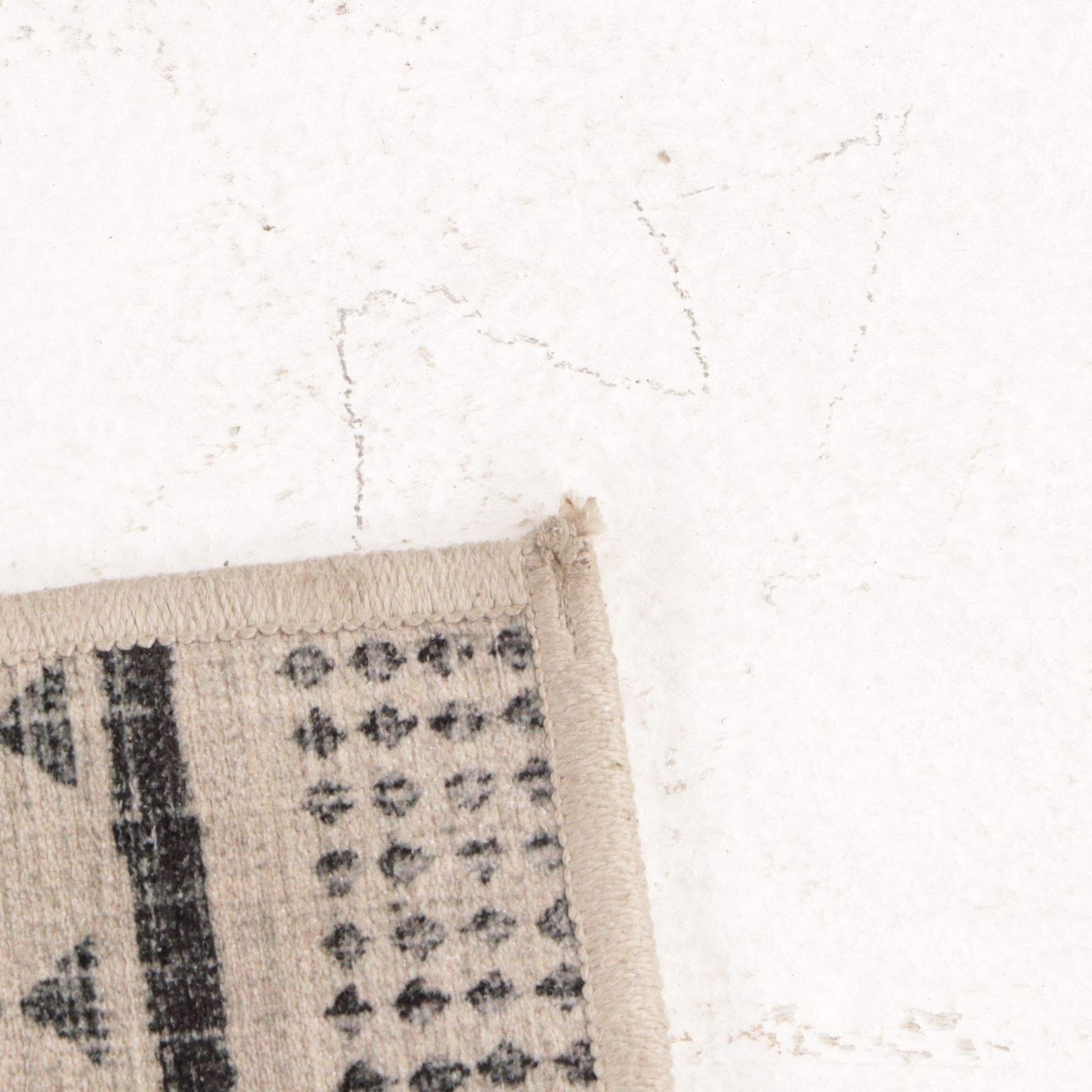 6'1 x 9' Machine Made Ruggable Contemporary Area Rug