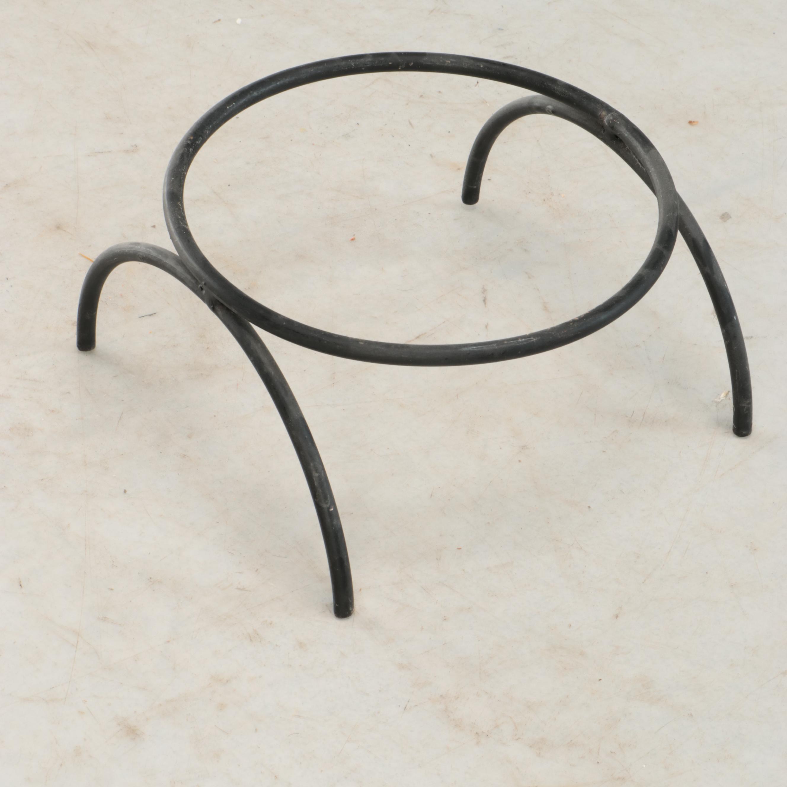 Terracotta Planter with Metal Stand