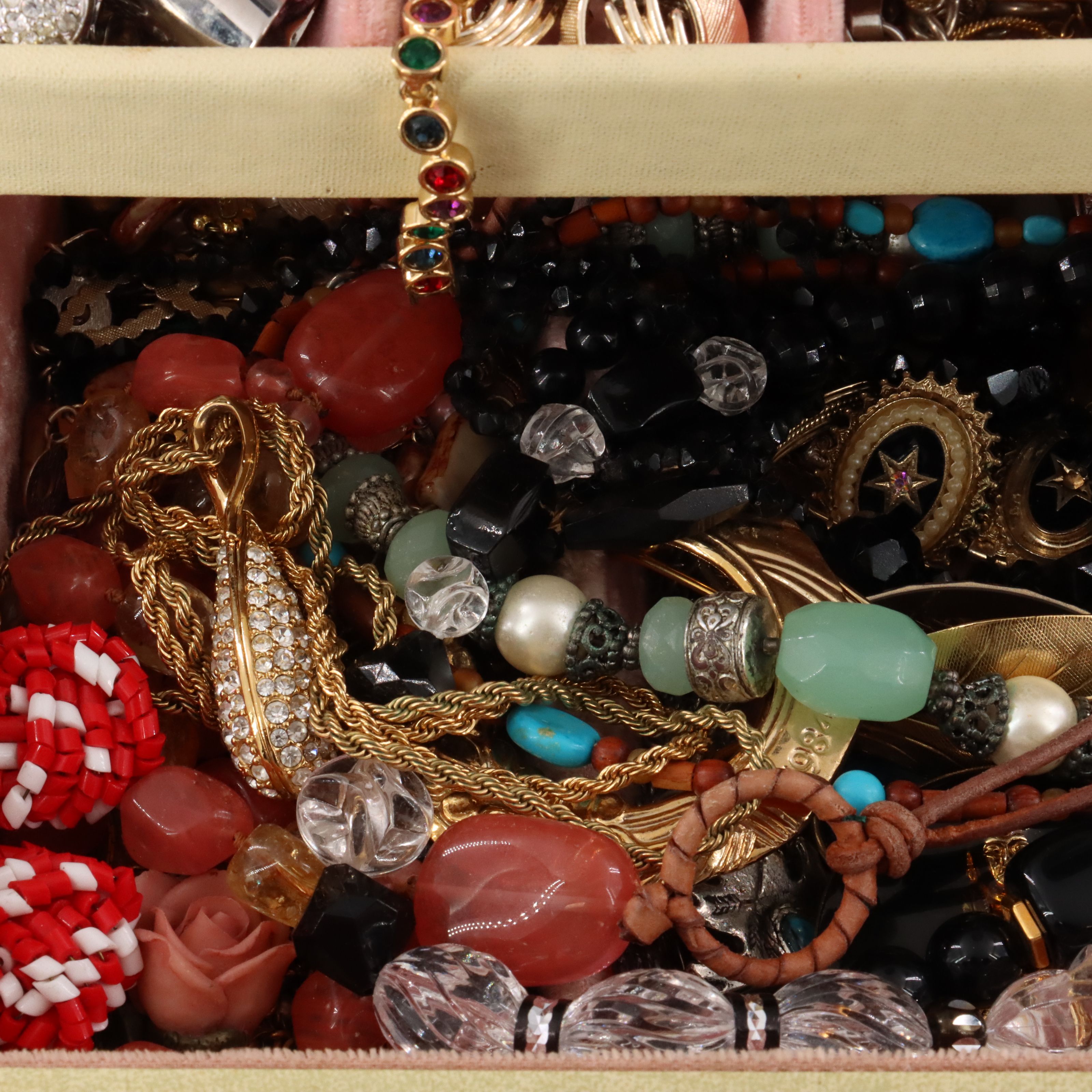 Uncommon Discoveries: Jewelry Collection