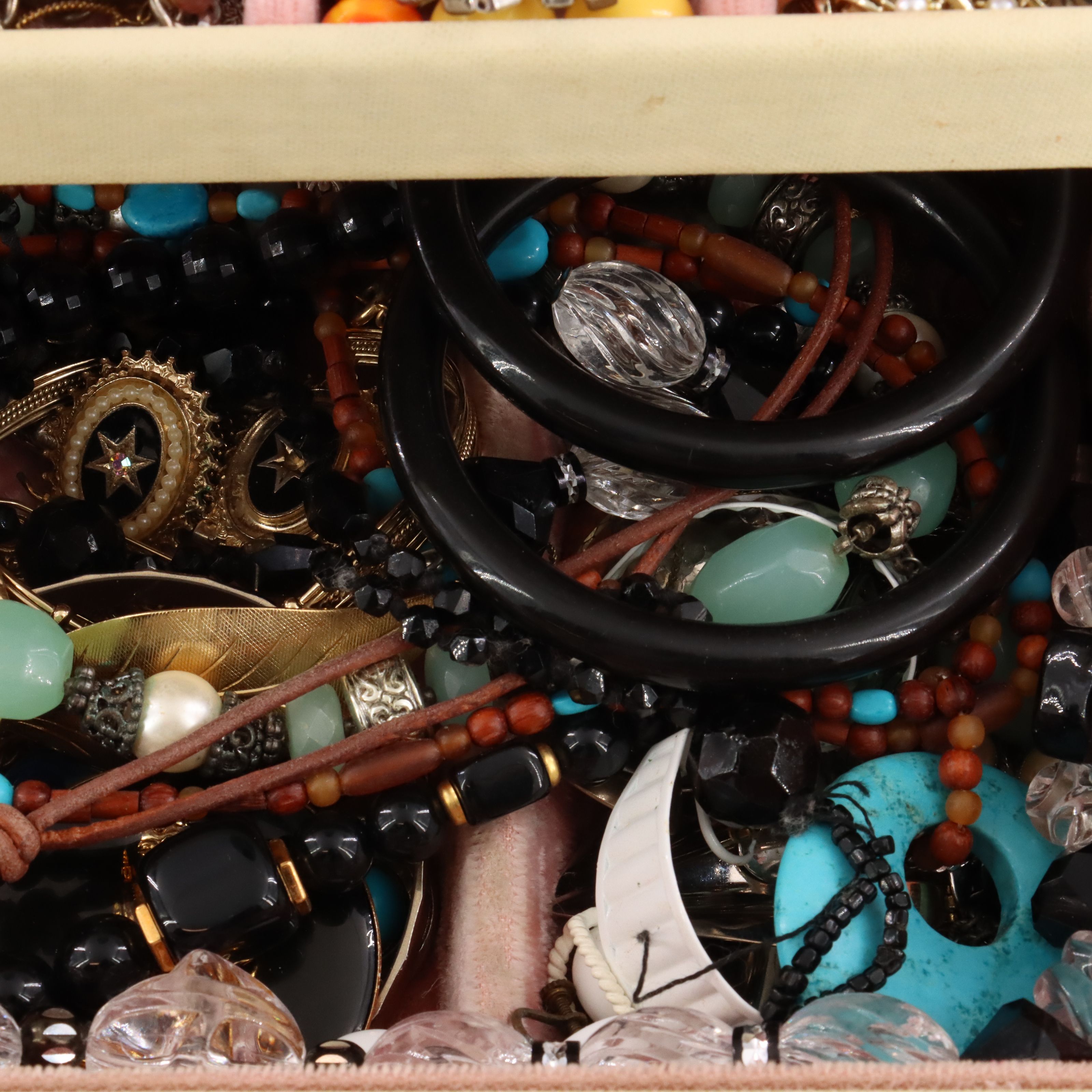 Uncommon Discoveries: Jewelry Collection