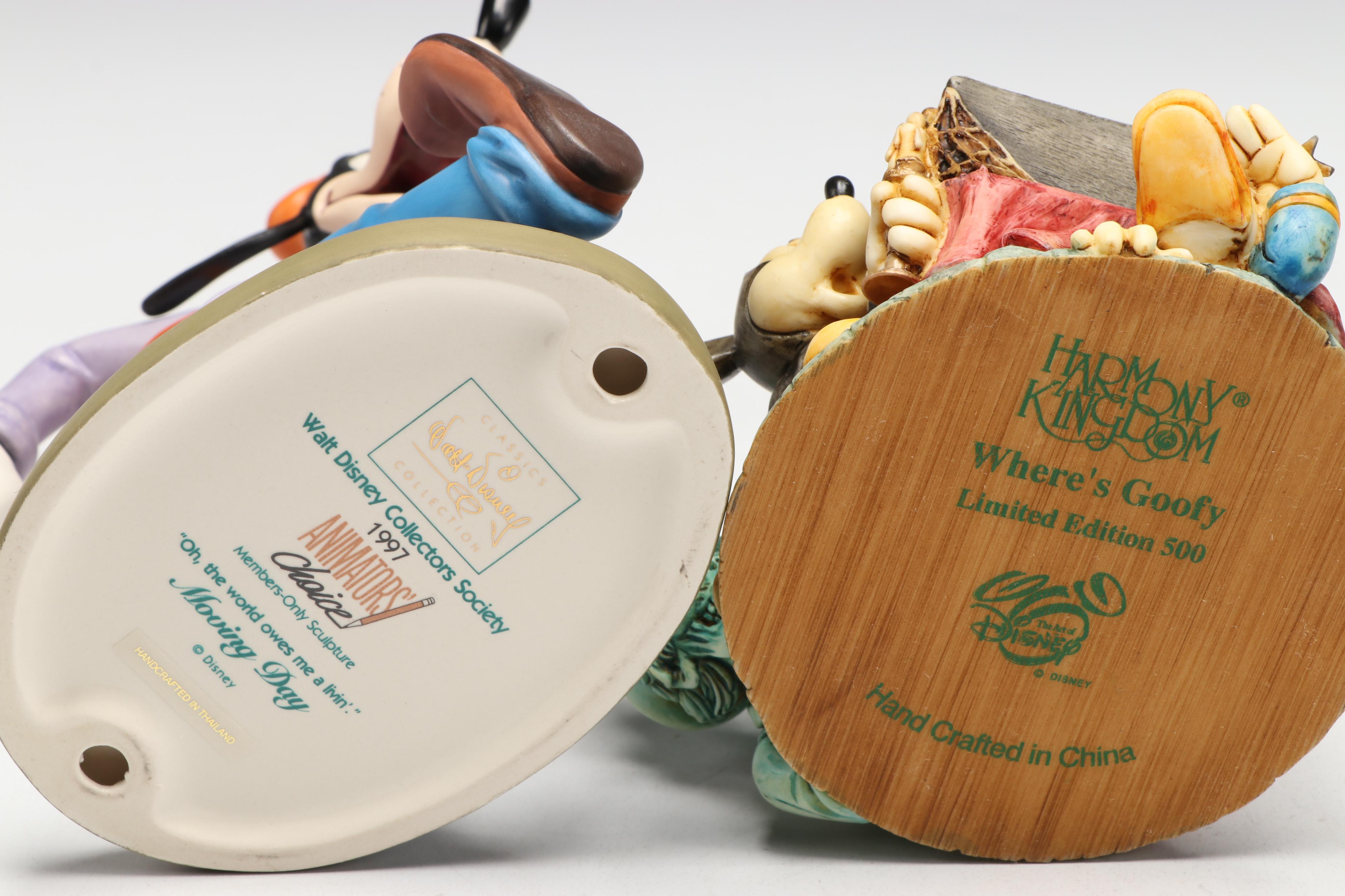 Walt Disney Collectors Society "Moving Day" Goofy with More Figurines