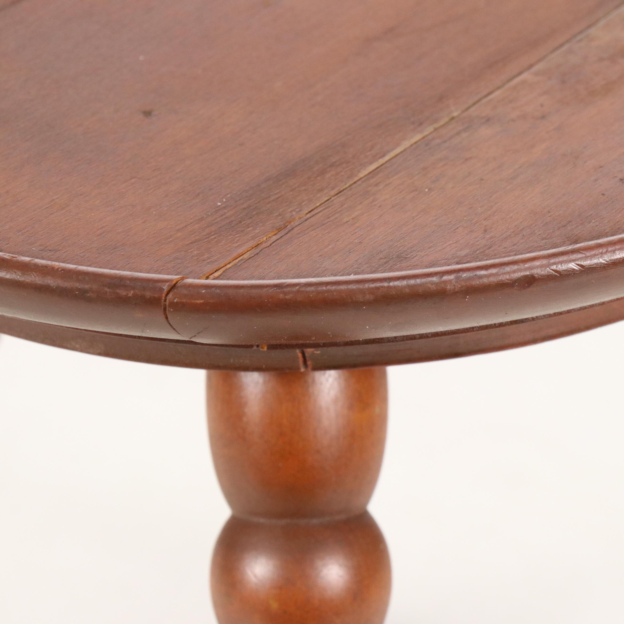 Bobbin Turned Wooden Plant Stand