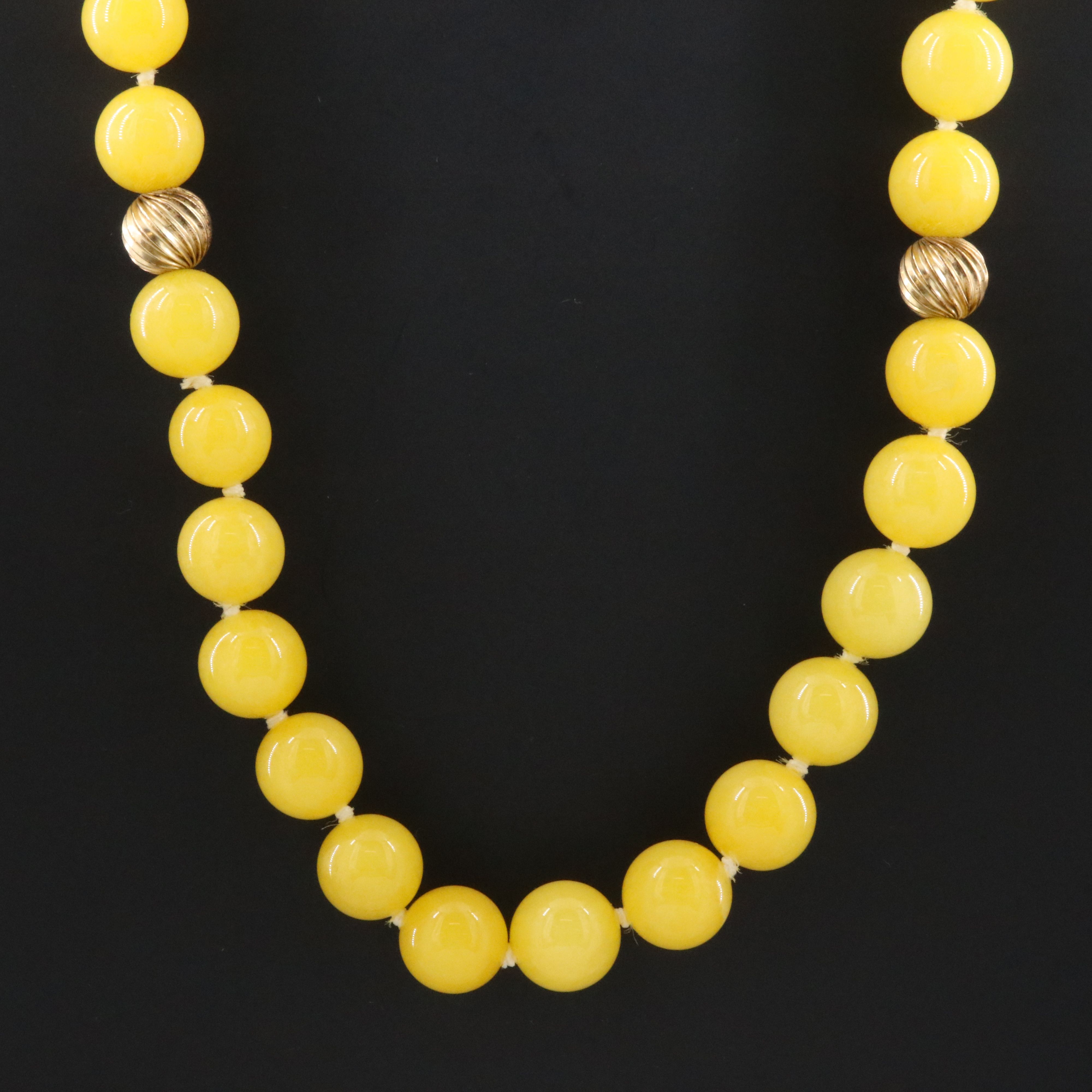 Quartzite Bead Necklace with 9K Stations