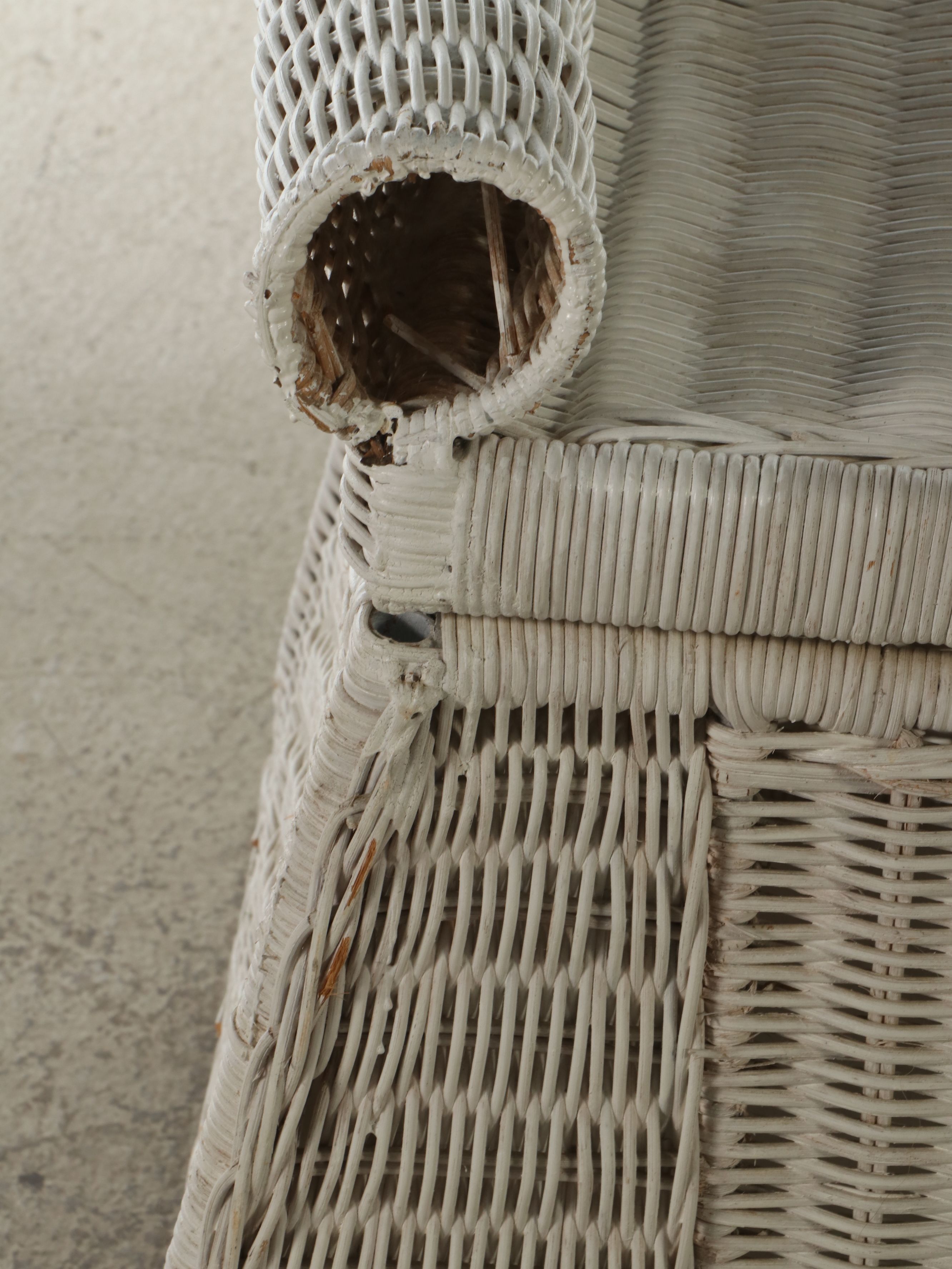 Lloyd Loom White-Painted Wicker Patio Sofa with Coffee Table, Late 20th Century