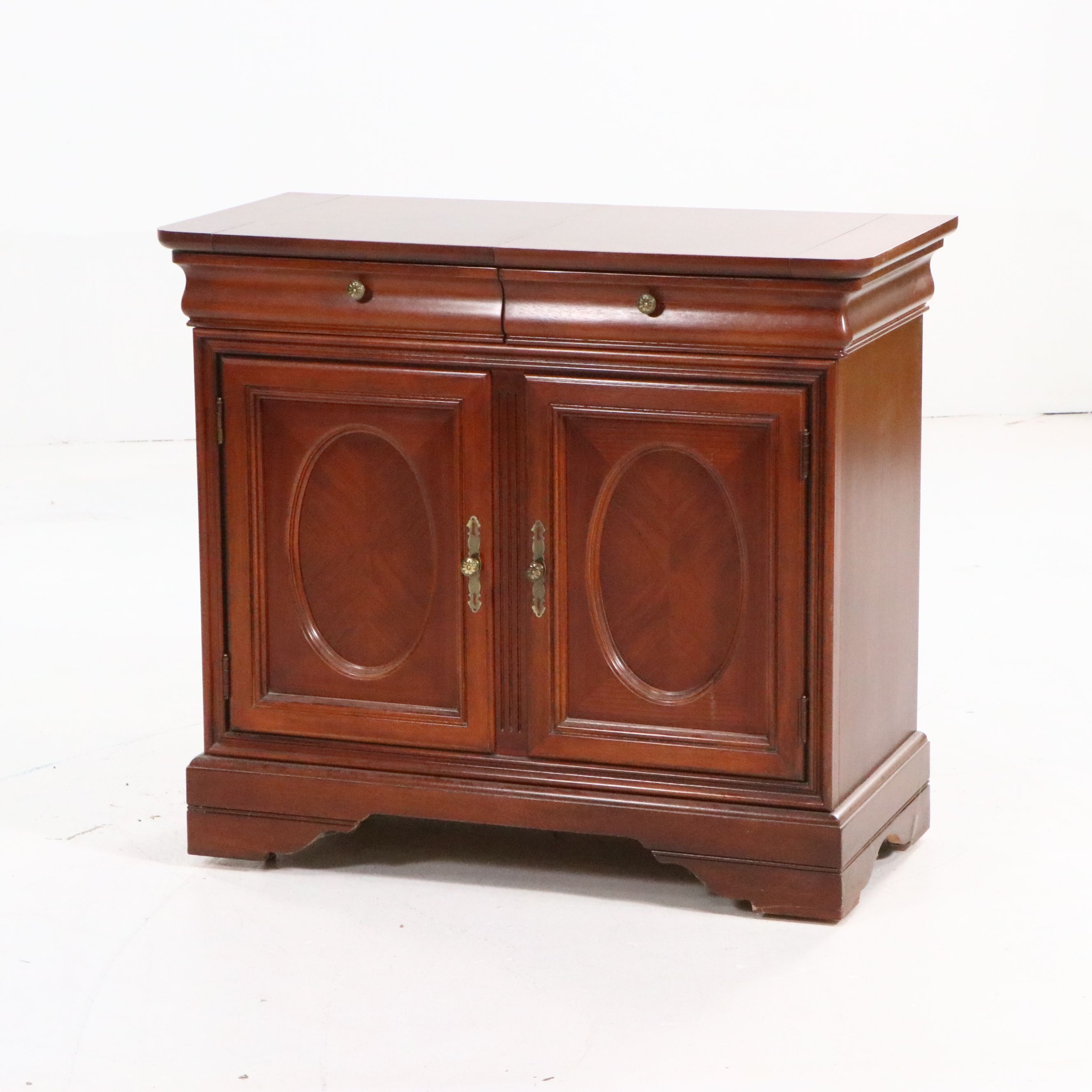 Lexington Georgian Style Cherry Buffet Server, Late 20th Century