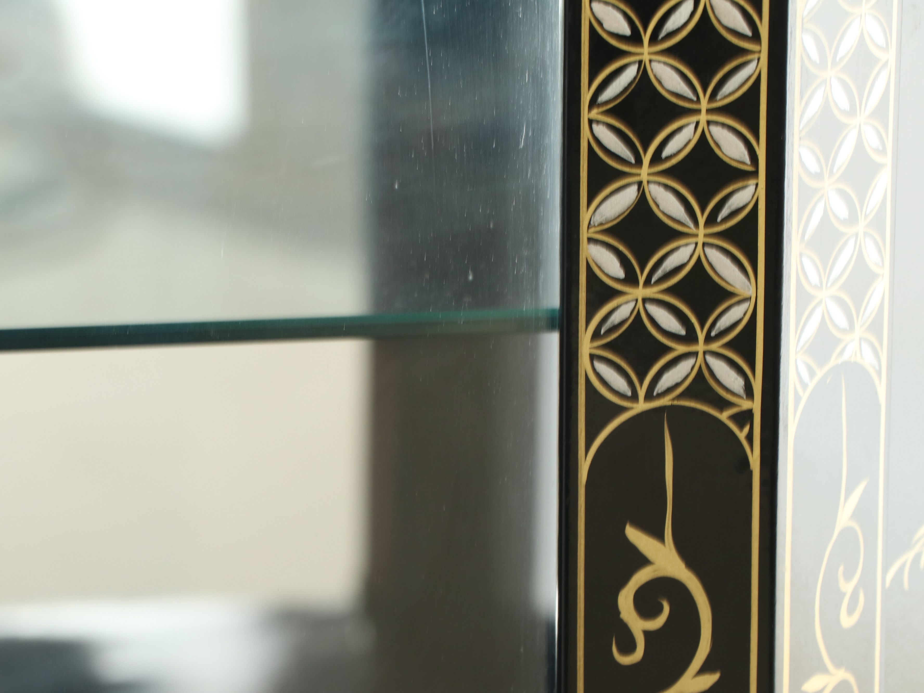 Chinese Gilt and Lacquered Wood Curio Cabinet, Late 20th Century