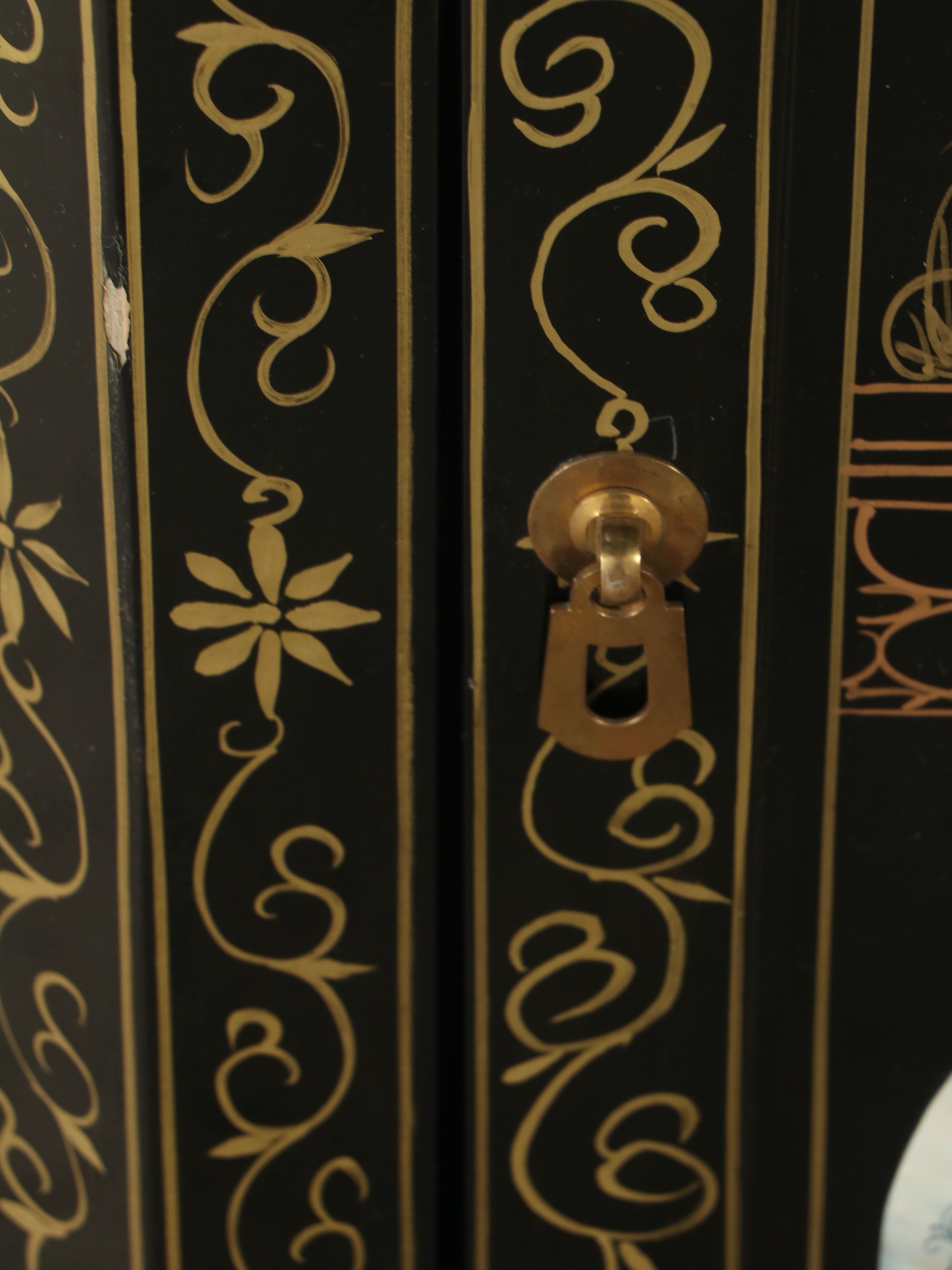 Chinese Gilt and Lacquered Wood Curio Cabinet, Late 20th Century