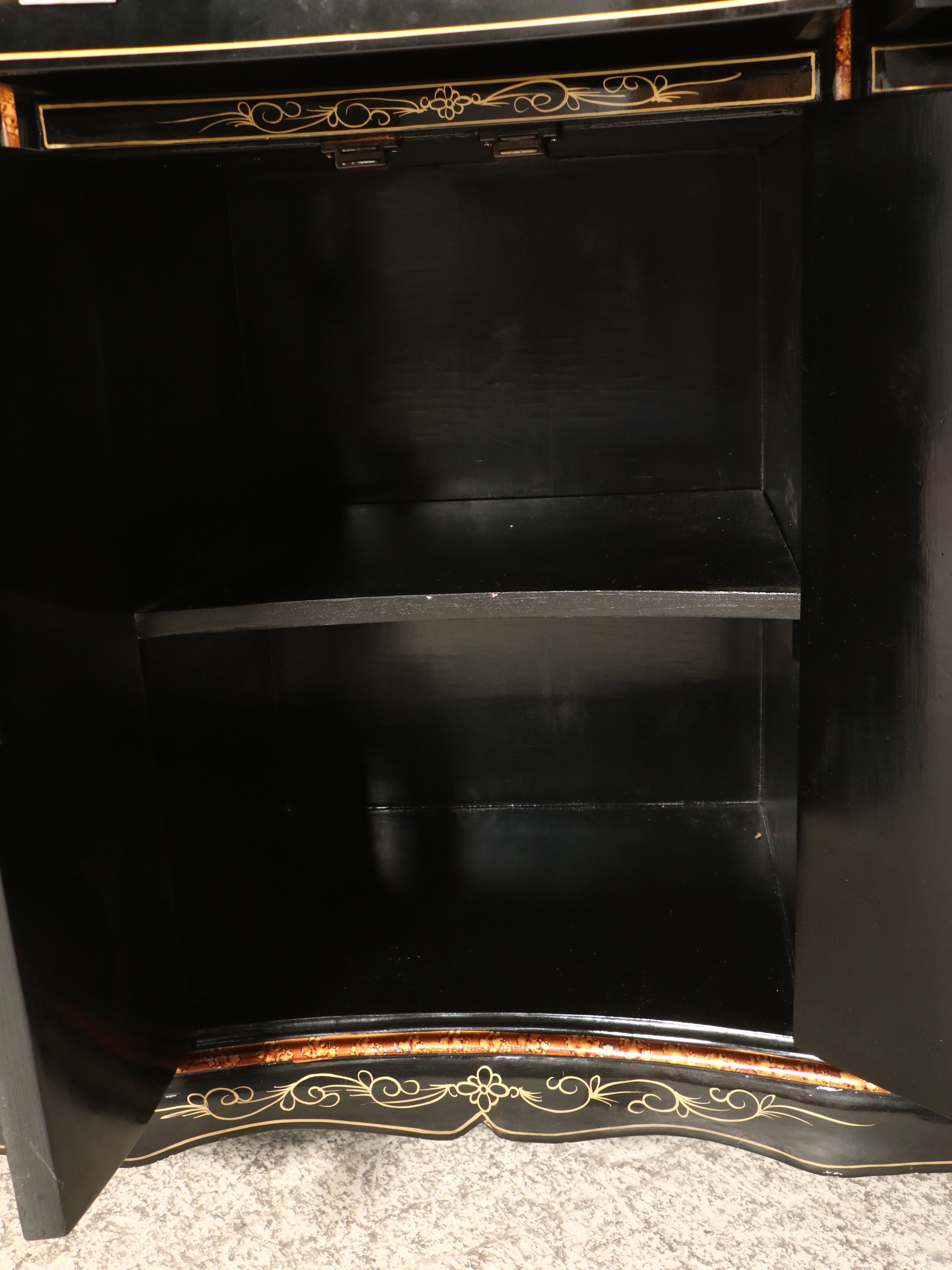 Chinese Gilt and Lacquered Wood Buffet, Late 20th Century