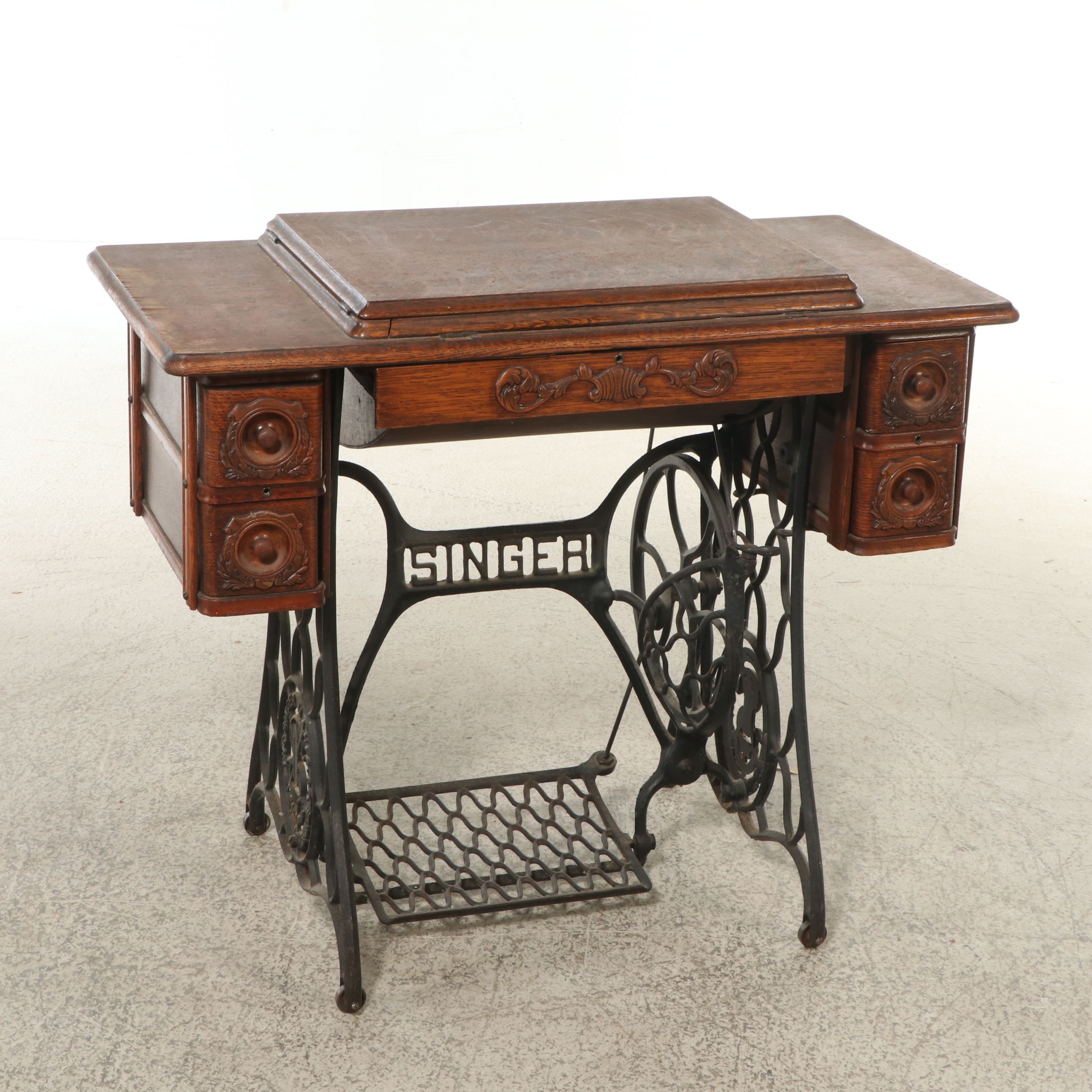 Singer Model 27 Treadle Sewing Machine with Oak Treadle Table, c. 1911