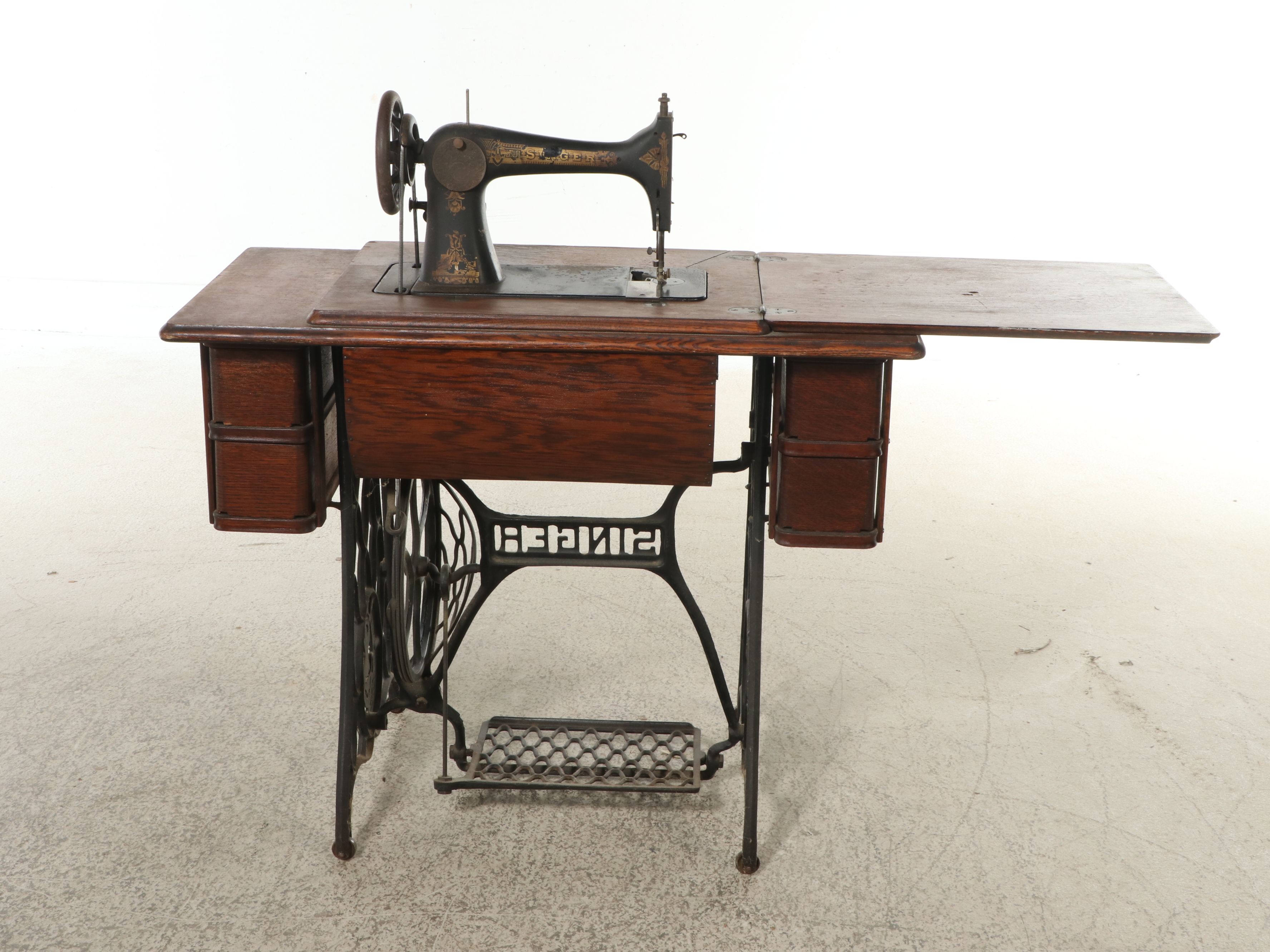 Singer Model 27 Treadle Sewing Machine with Oak Treadle Table, c. 1911