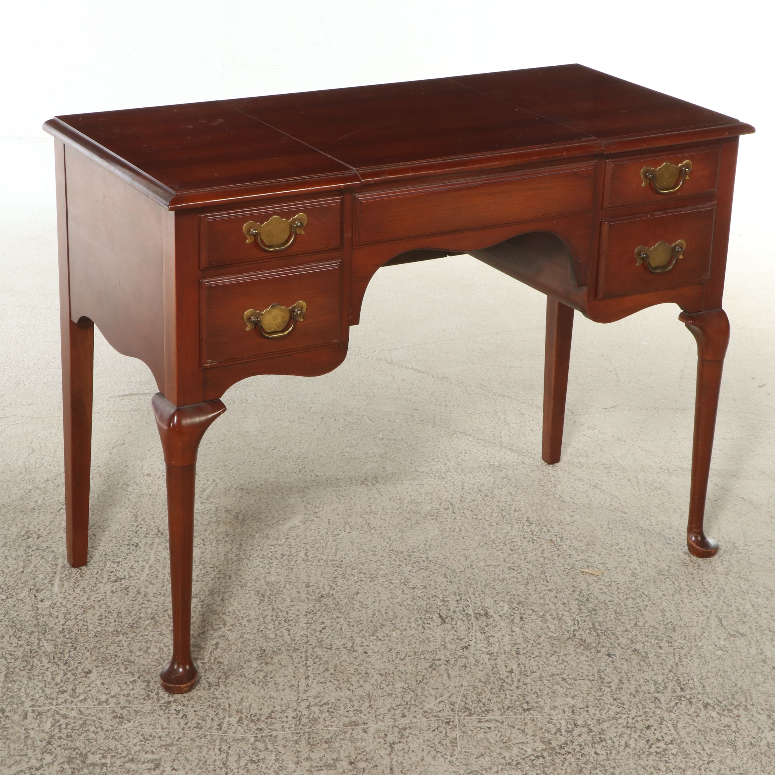 Queen Anne Style Cherry Finish Dressing Table, Early to Mid-20th Century