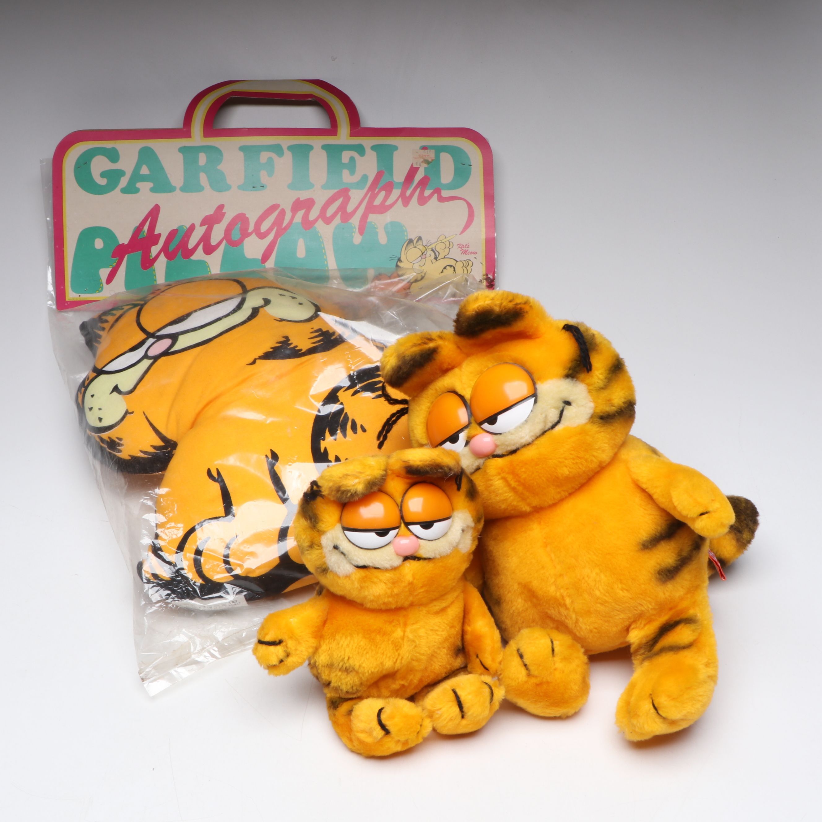 Garfield Autograph Pillow and Stuffed Toys, 1978