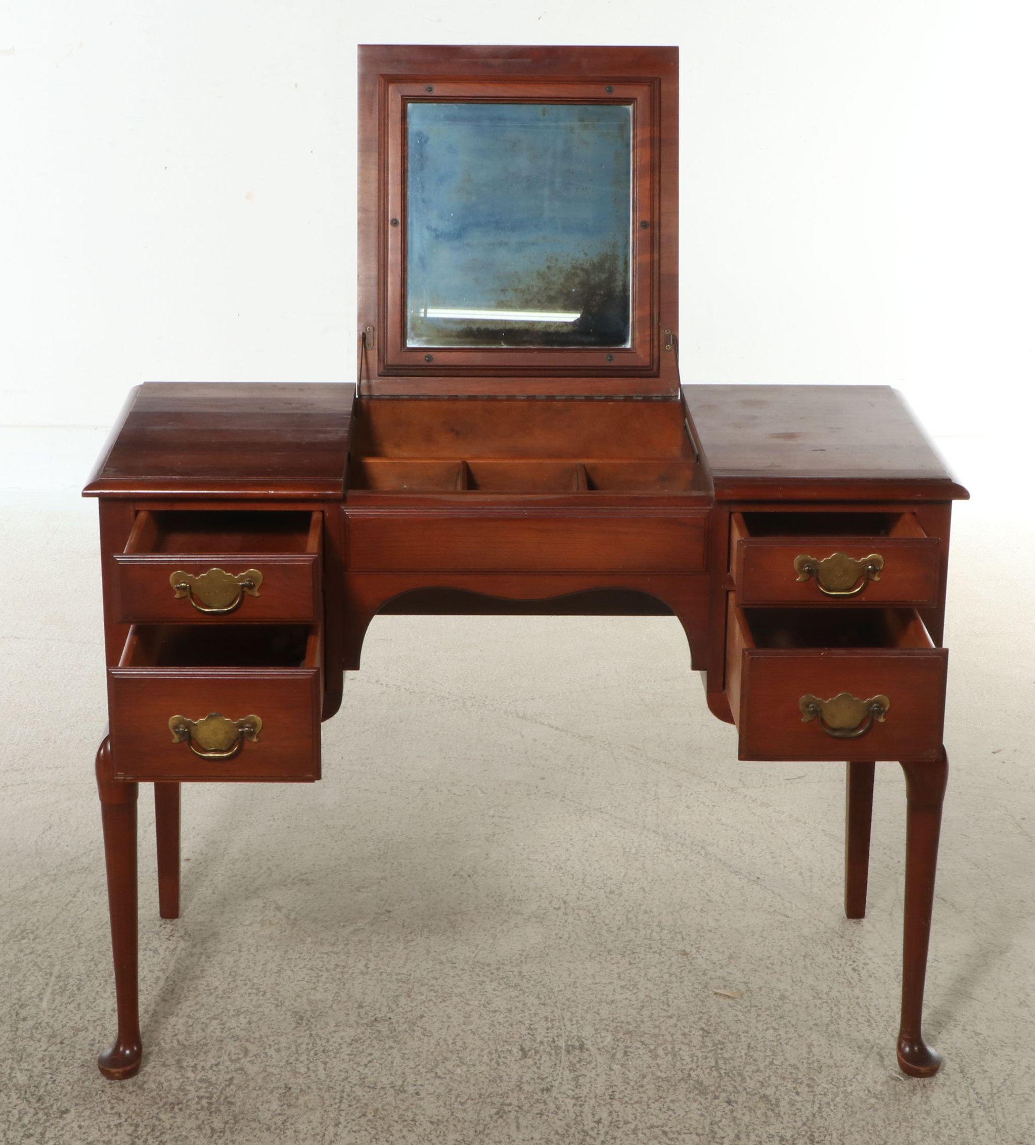 Queen Anne Style Cherry Finish Dressing Table, Early to Mid-20th Century