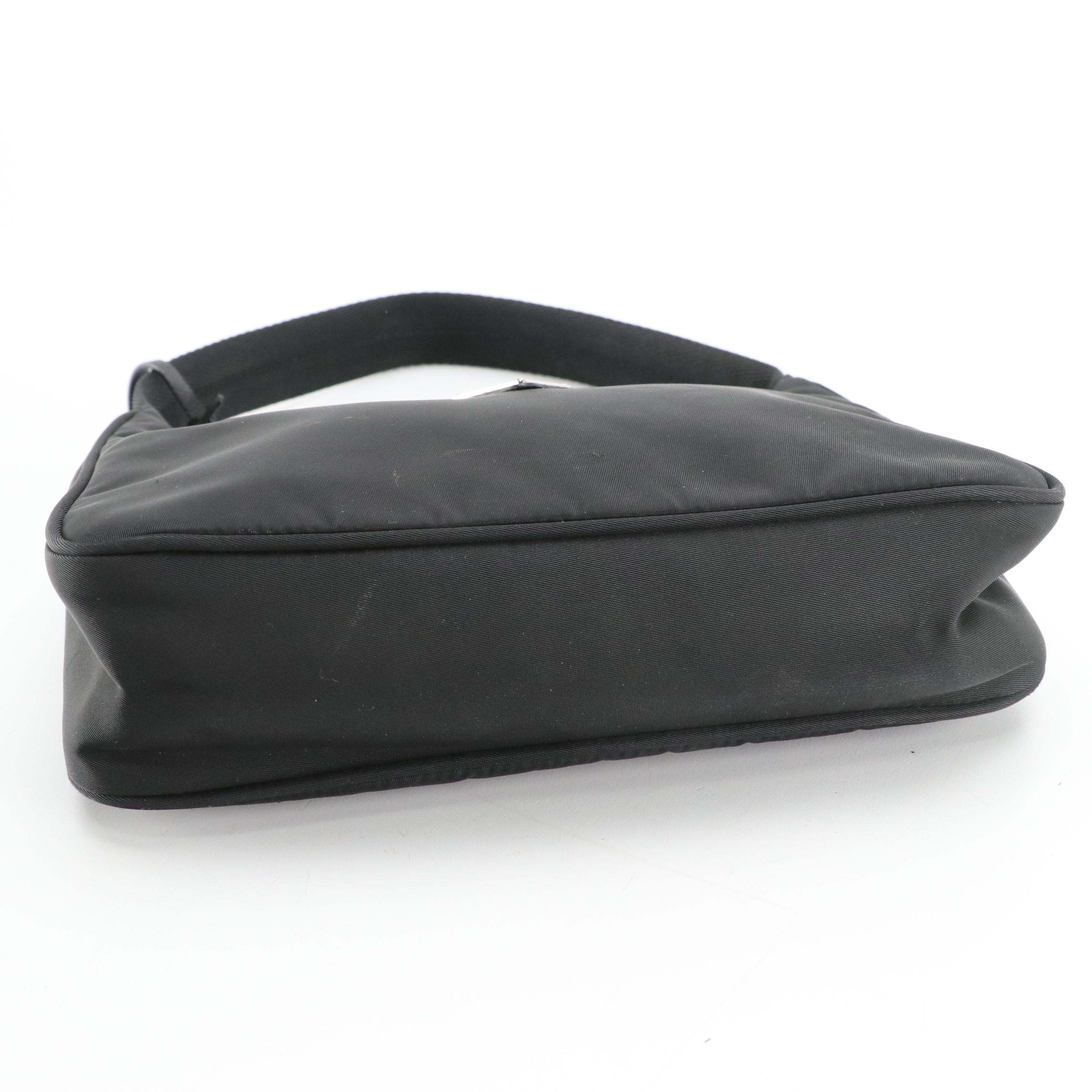 Prada Re-Edition 2000 Shoulder Bag in Black Re-Nylon with Saffiano Leather