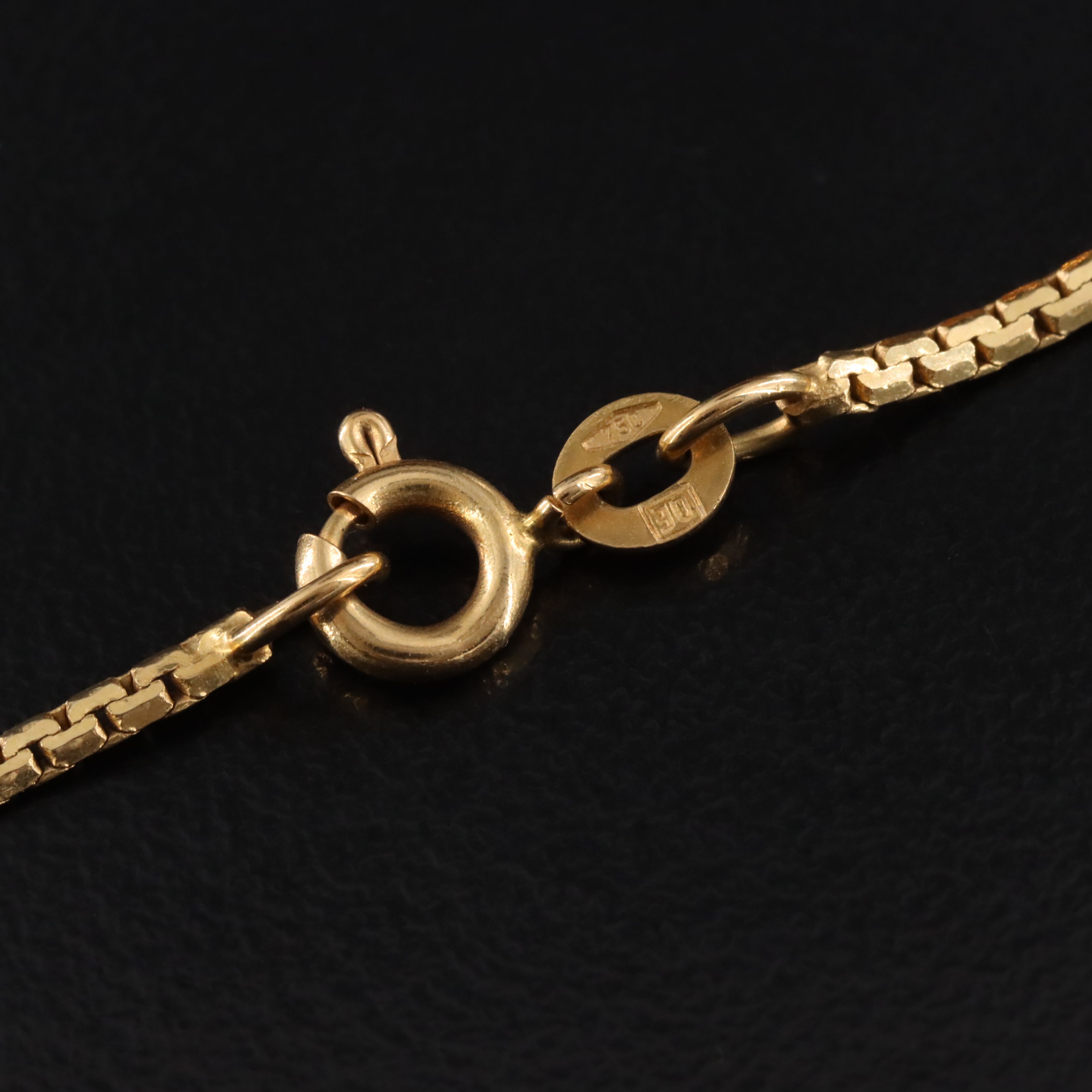 Chinese 14K Agate Buddha's Hand Fruit Pendant with 18K Chain