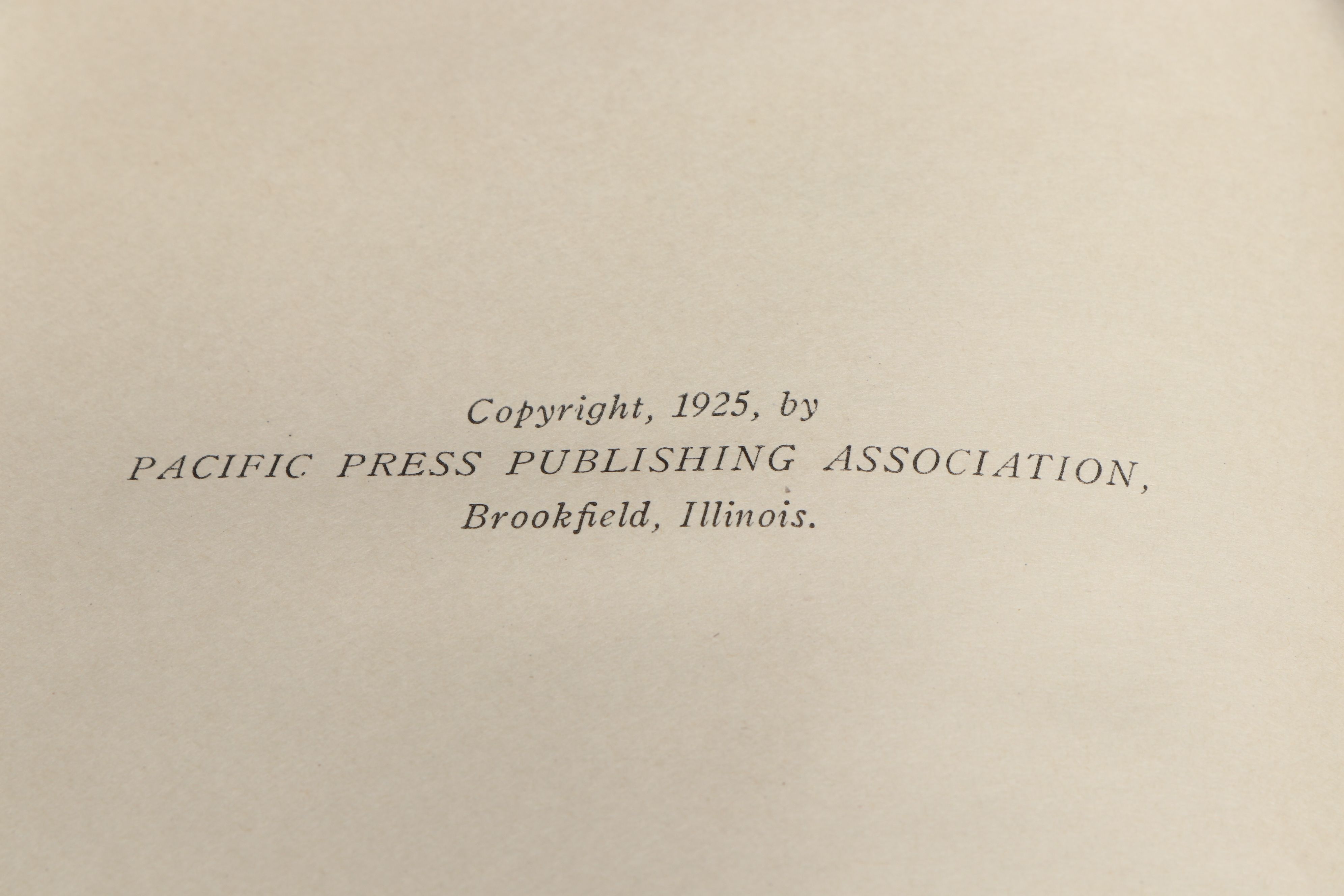 "Christi Gleichnisse" and "In den Spuren des grossen Arztes" by Ellen G. White