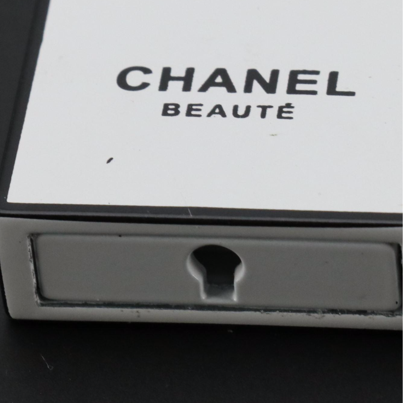 Chanel Beauté Promotional La Collection Padlocks and Keys with Box