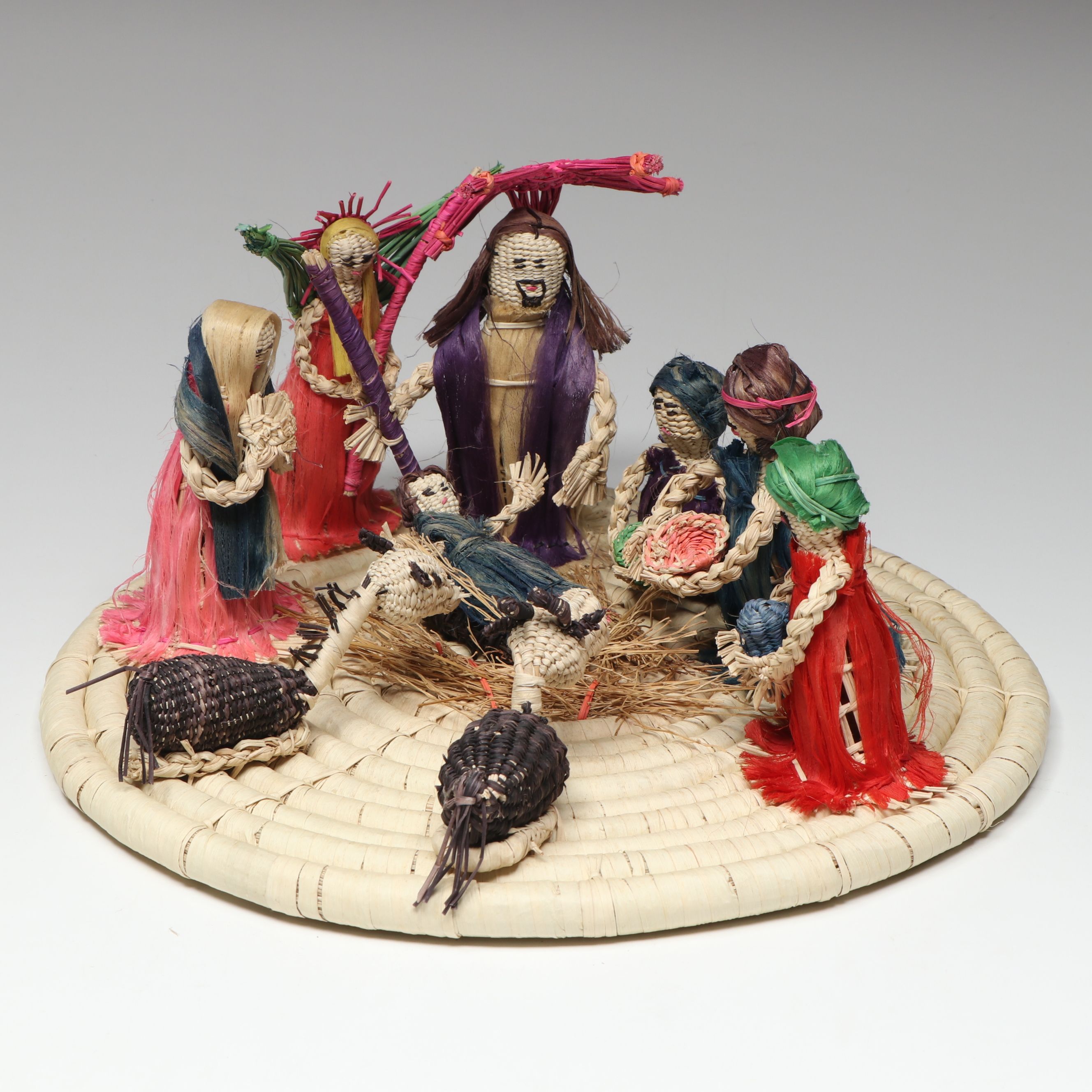 Panamanian Plant Fiber Nativity Scene with Other Basketry Figurines